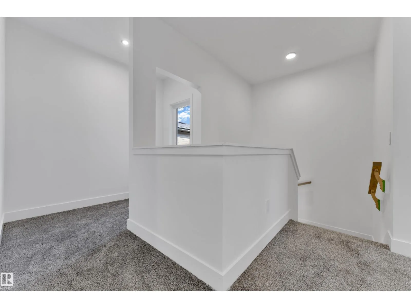 261 Linden LO