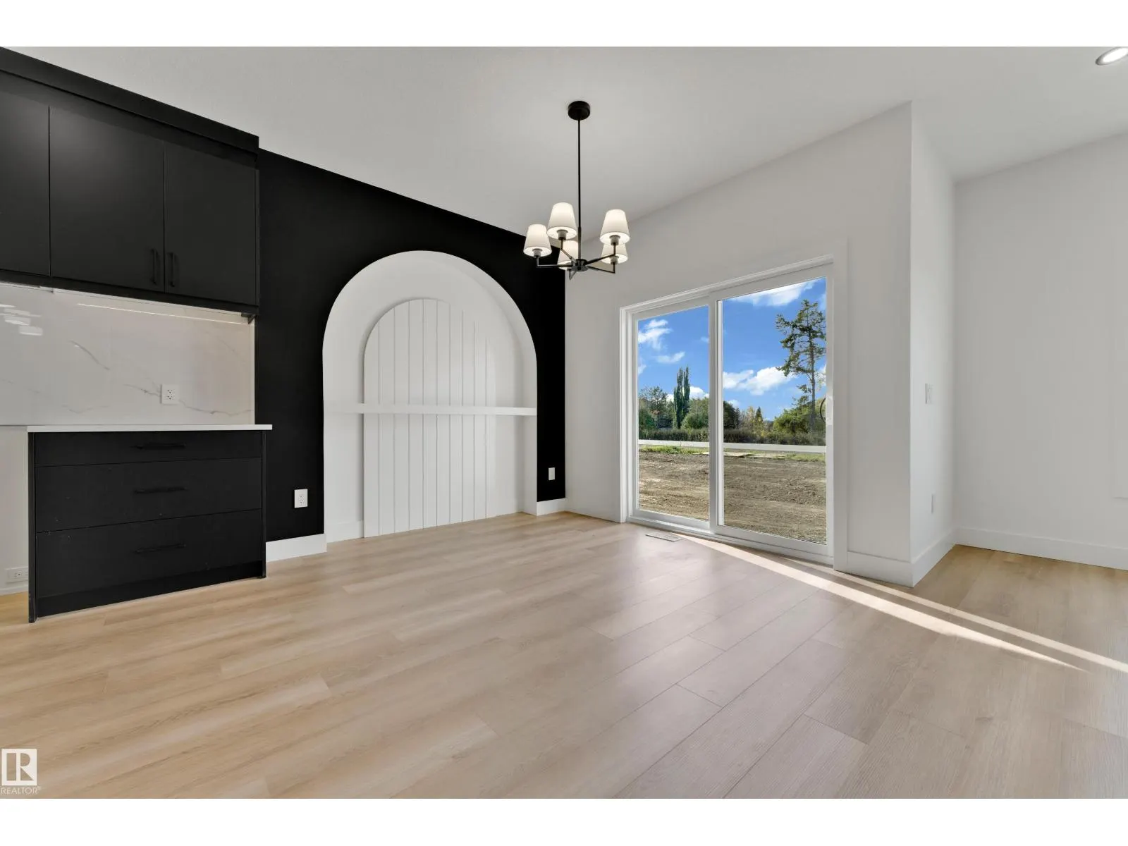 261 Linden LO