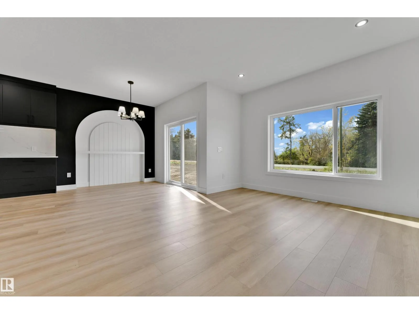 261 Linden LO