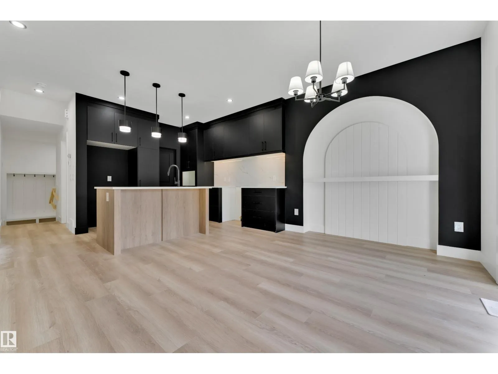 261 Linden LO