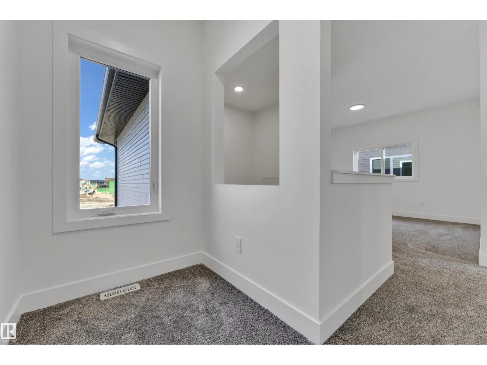 261 Linden LO
