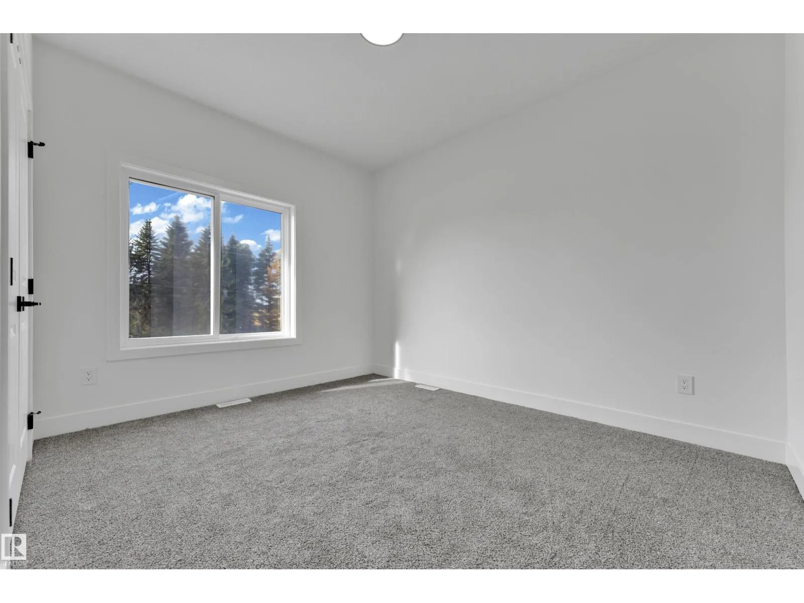 261 Linden LO