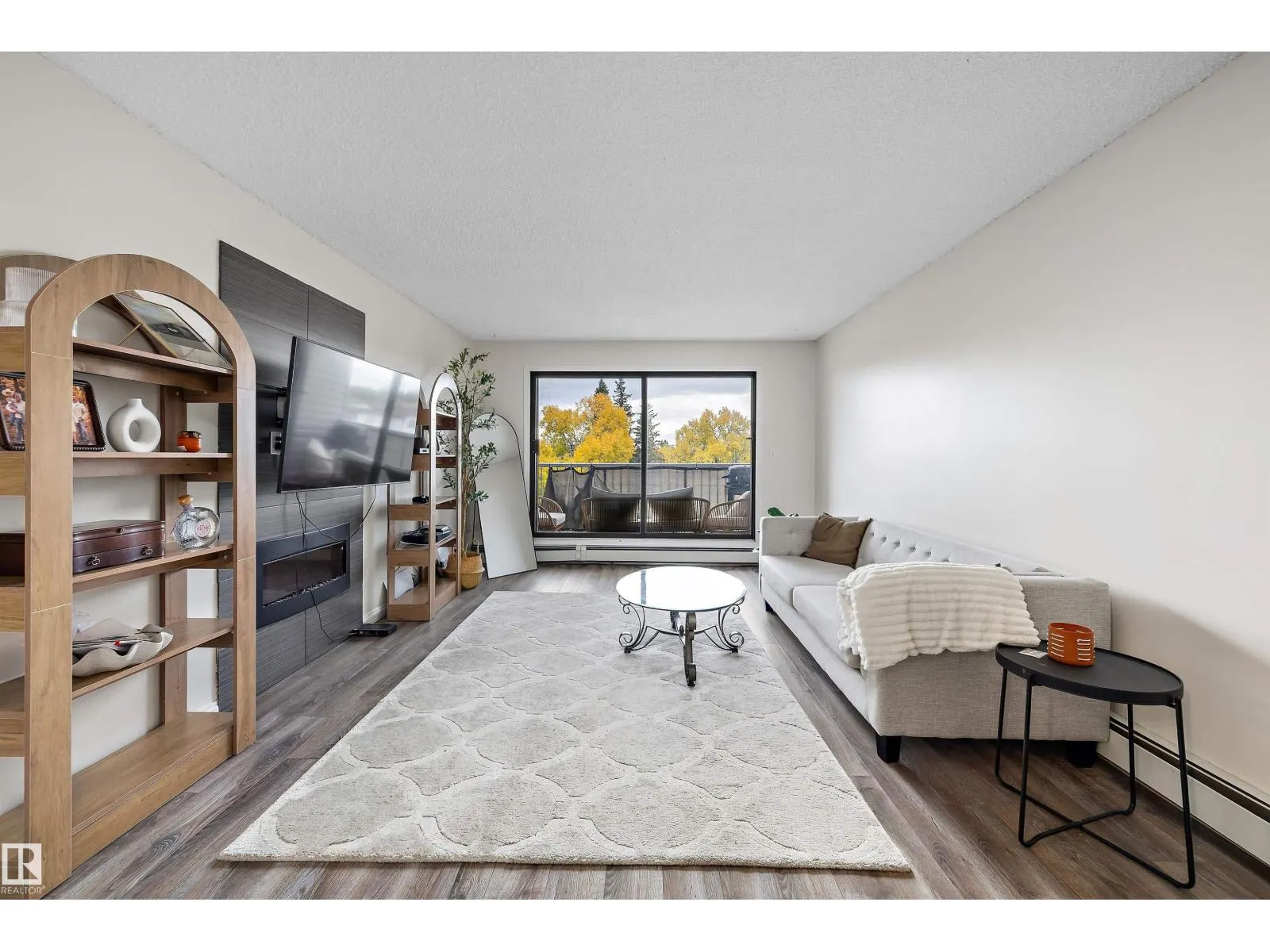 #302 51 BROWN ST