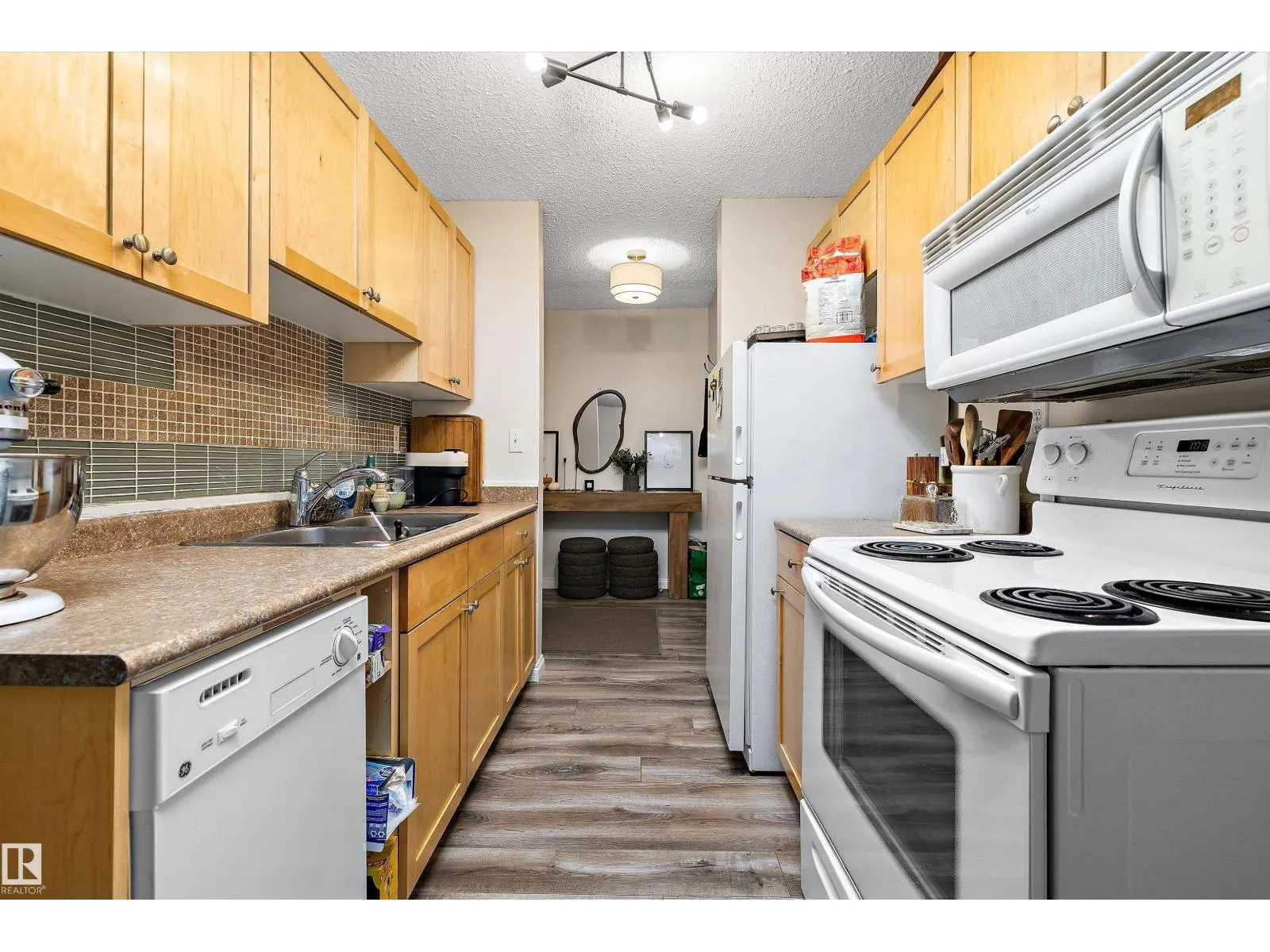#302 51 BROWN ST