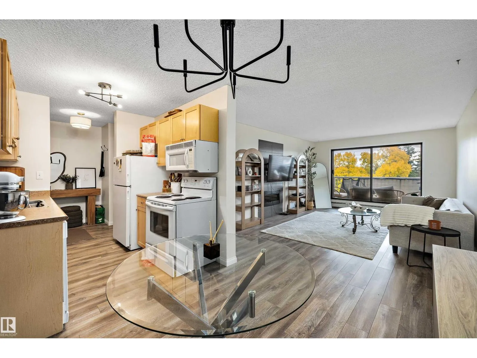 #302 51 BROWN ST