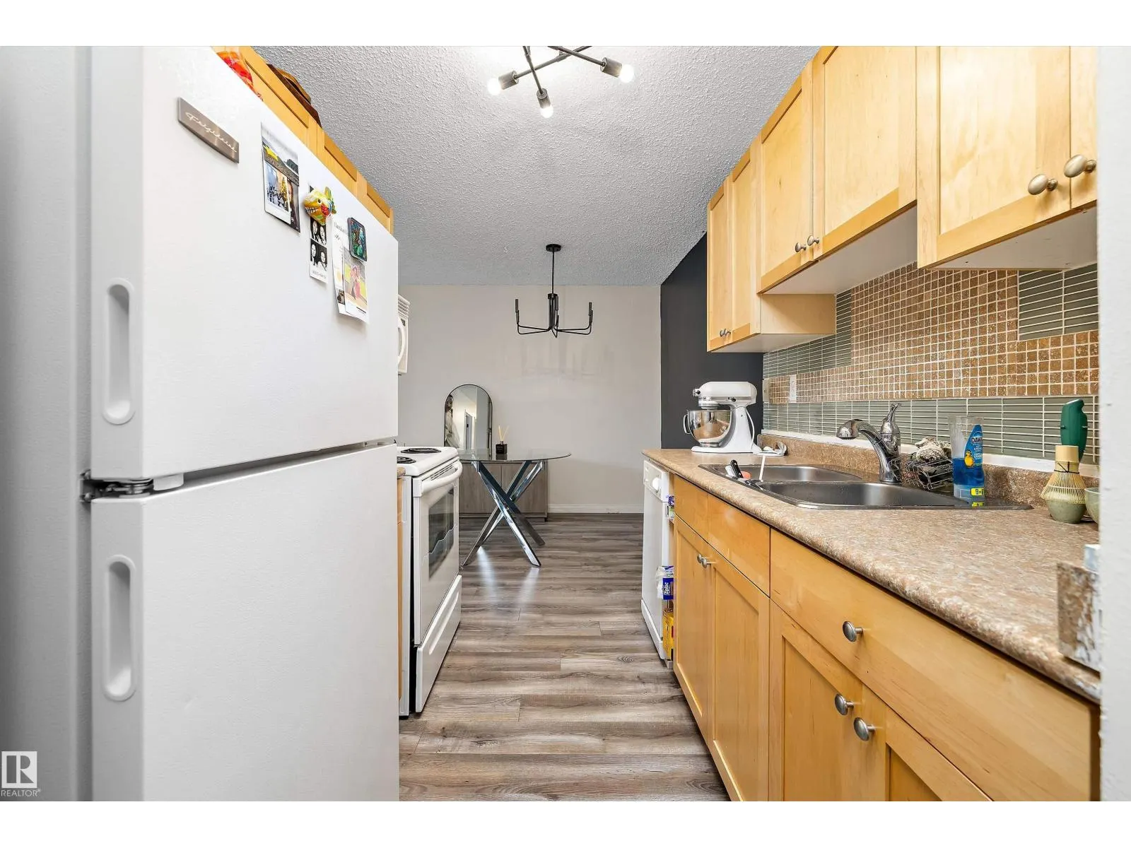 #302 51 BROWN ST
