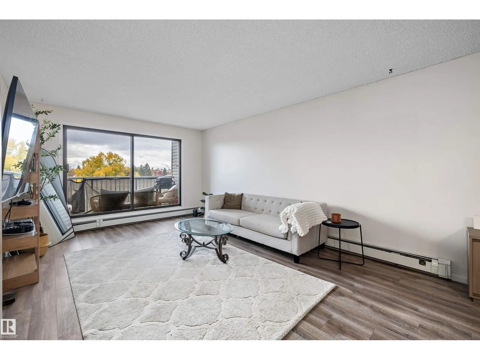 #302 51 BROWN ST