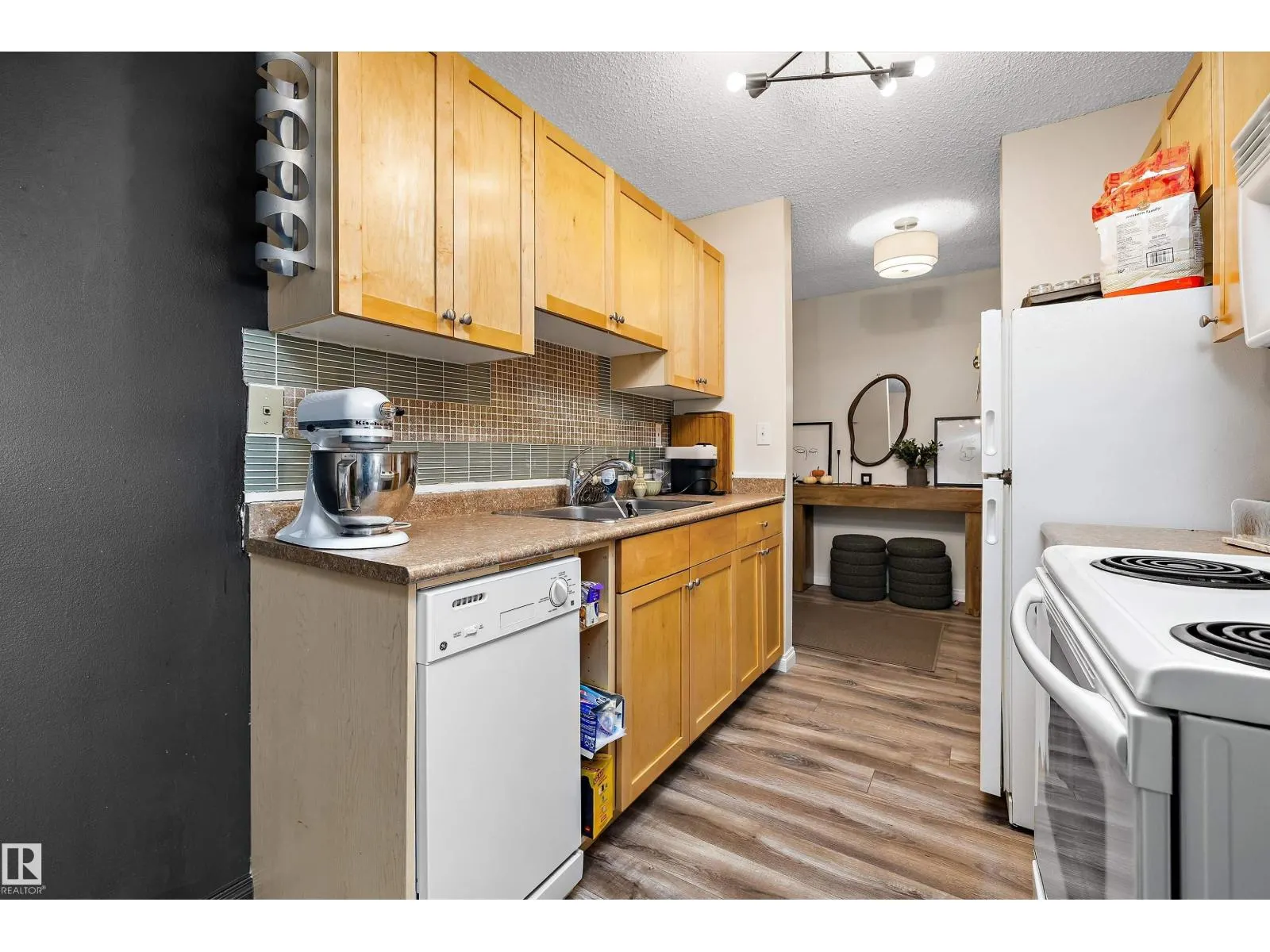 #302 51 BROWN ST