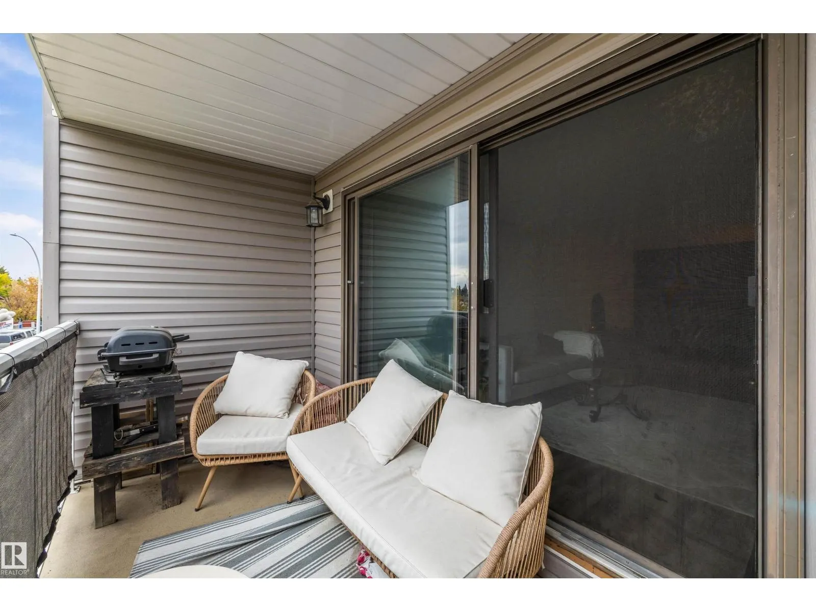 #302 51 BROWN ST