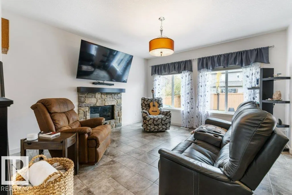 29 NEWGATE WY