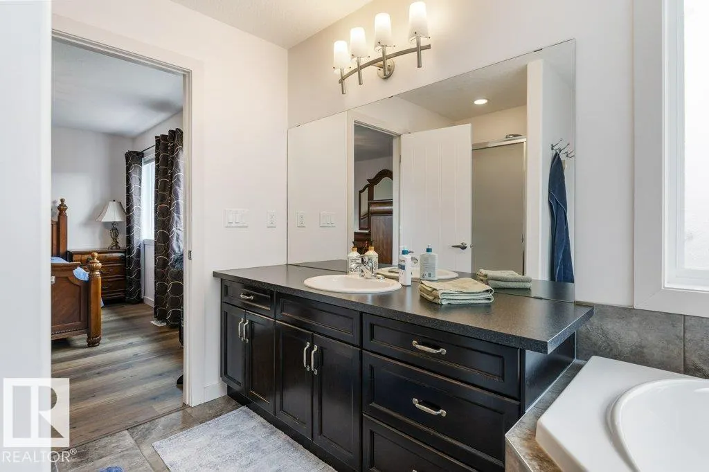 29 NEWGATE WY