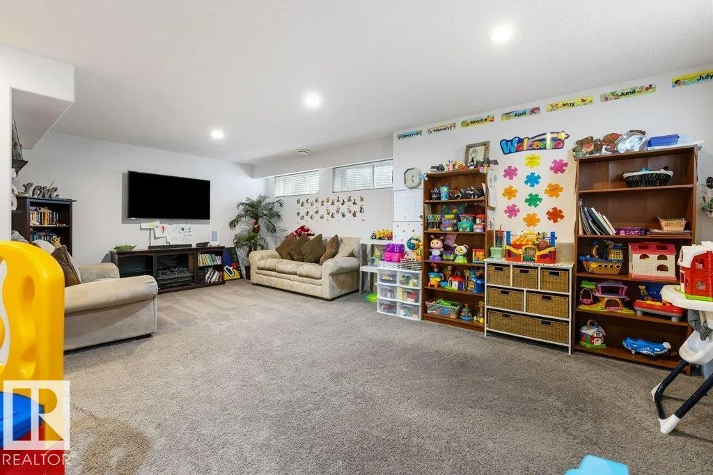 29 NEWGATE WY