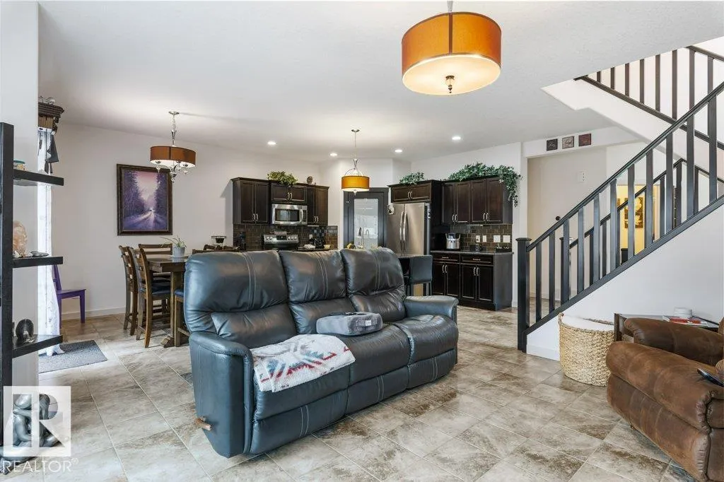 29 NEWGATE WY