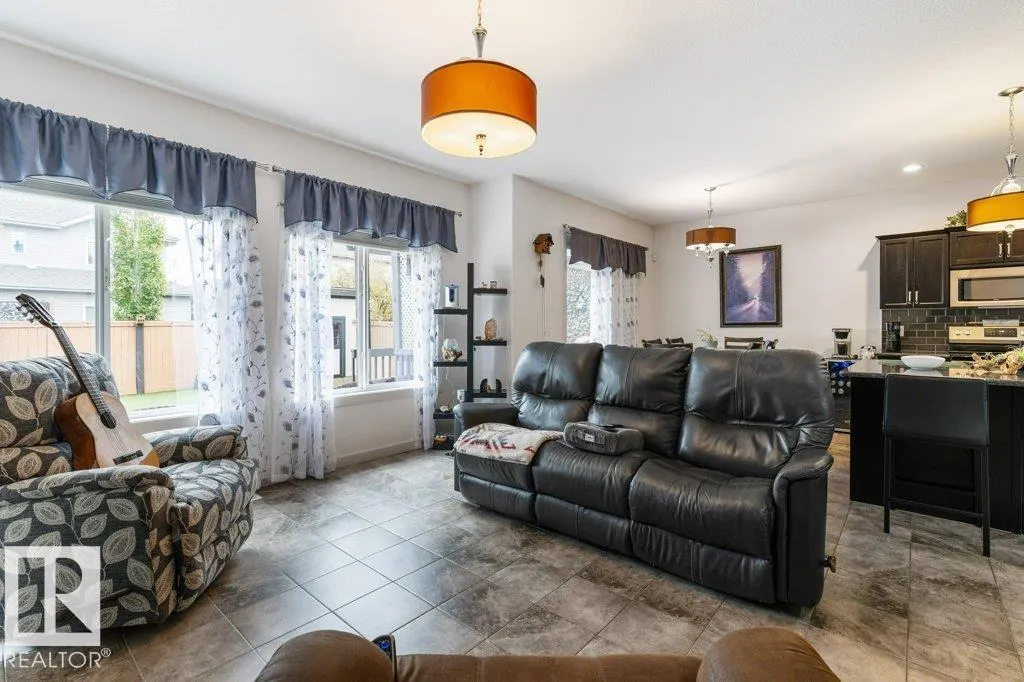 29 NEWGATE WY
