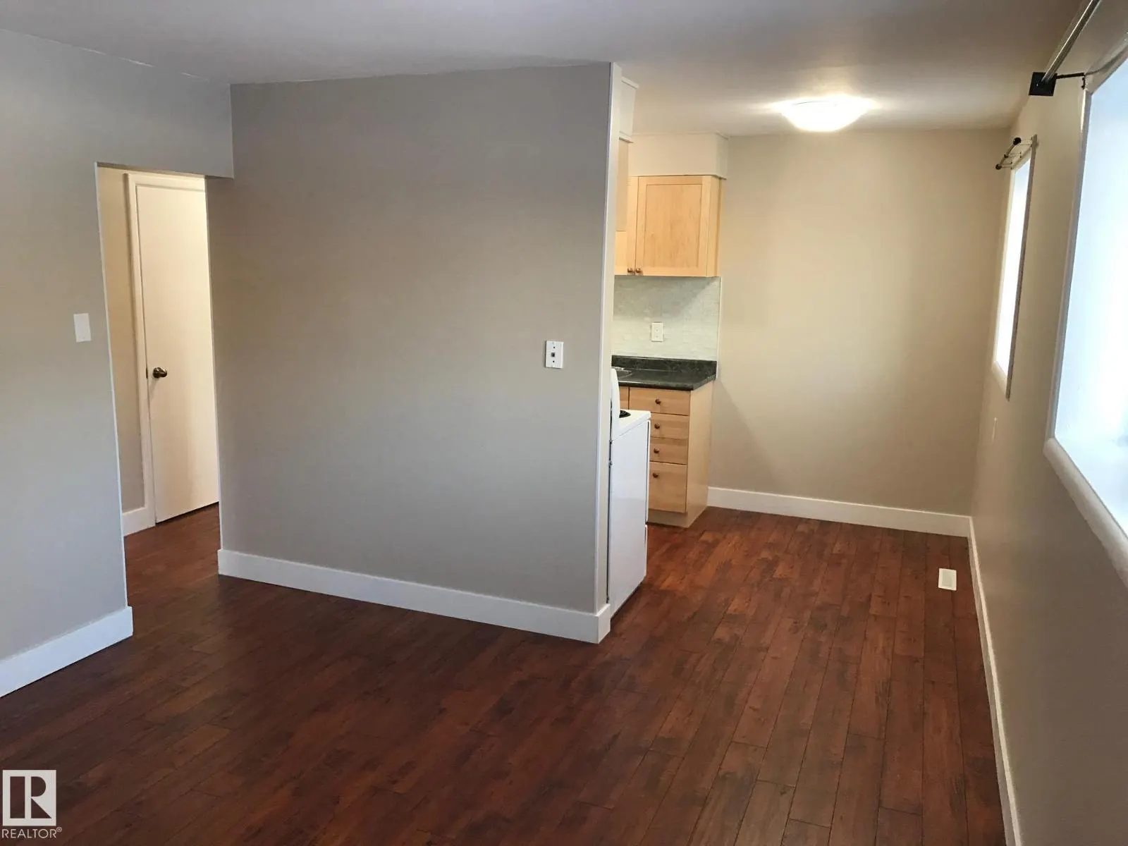 11812 45 ST NW