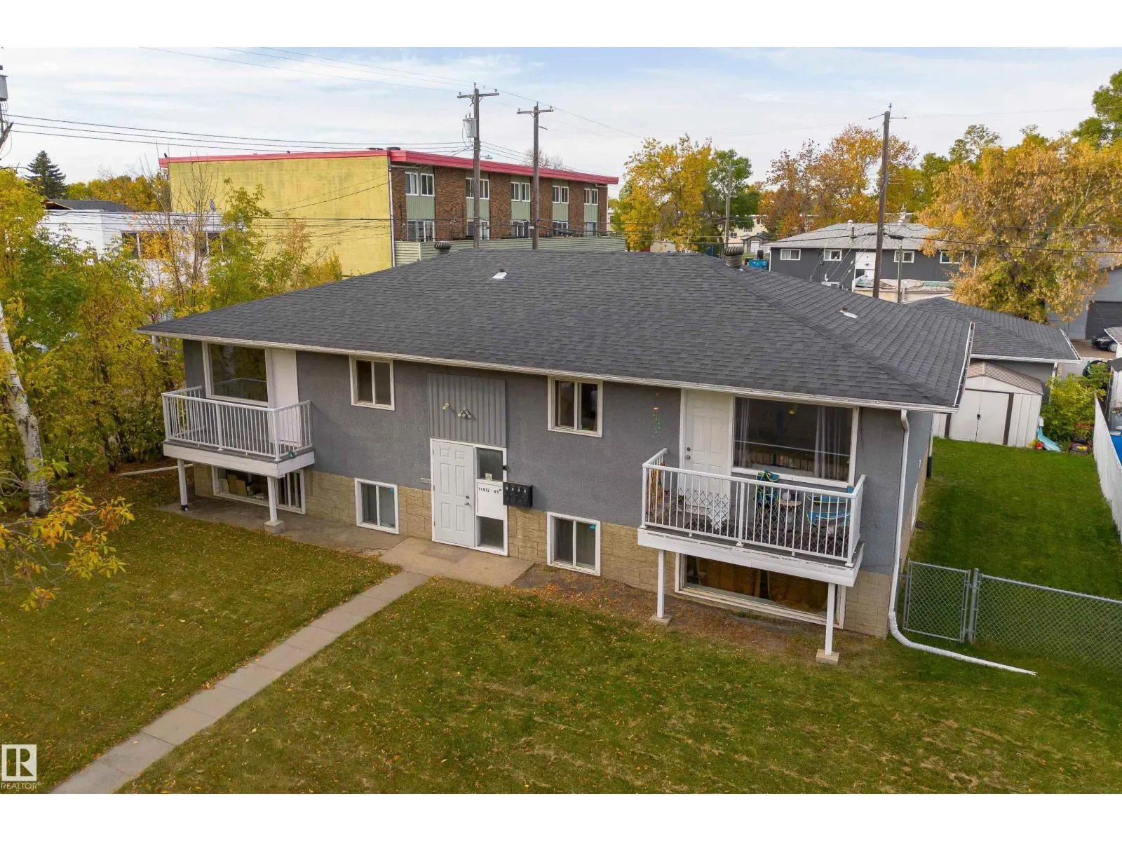 11812 45 ST NW