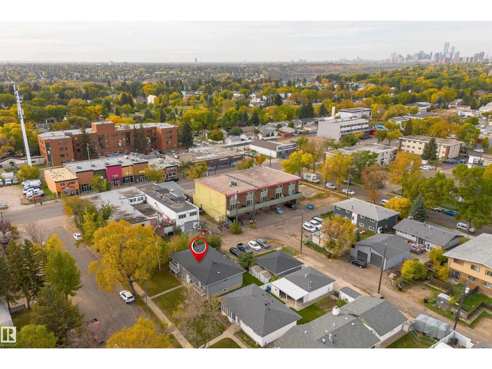 11812 45 ST NW