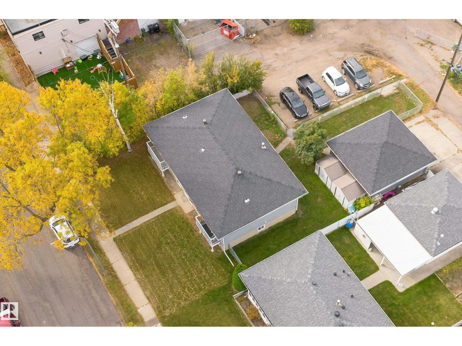 11812 45 ST NW