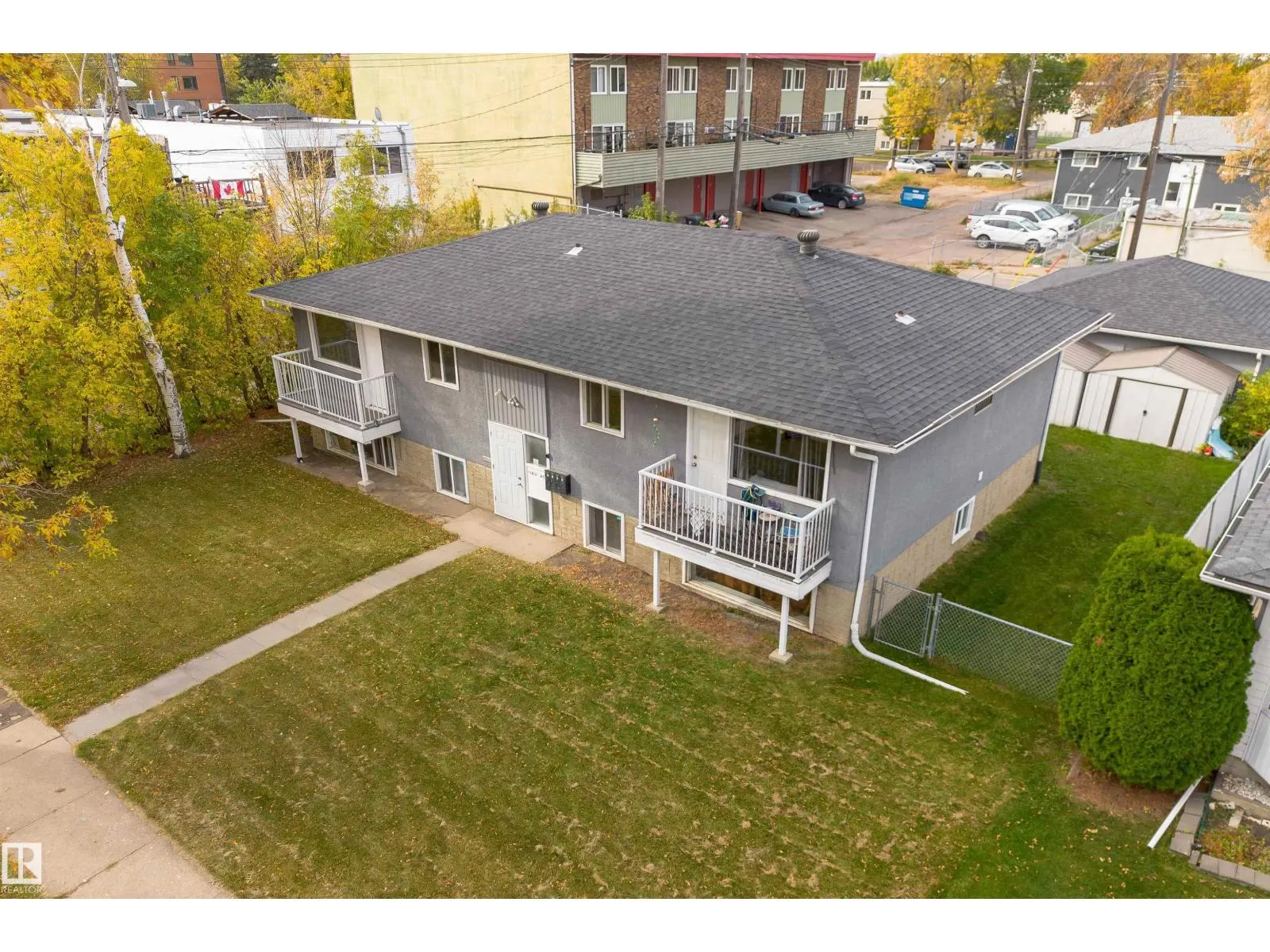 11812 45 ST NW