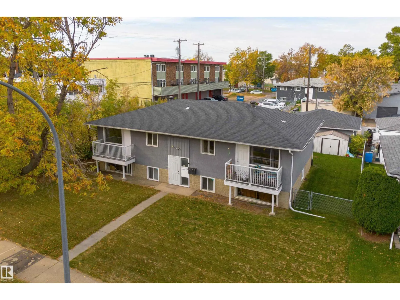 11812 45 ST NW