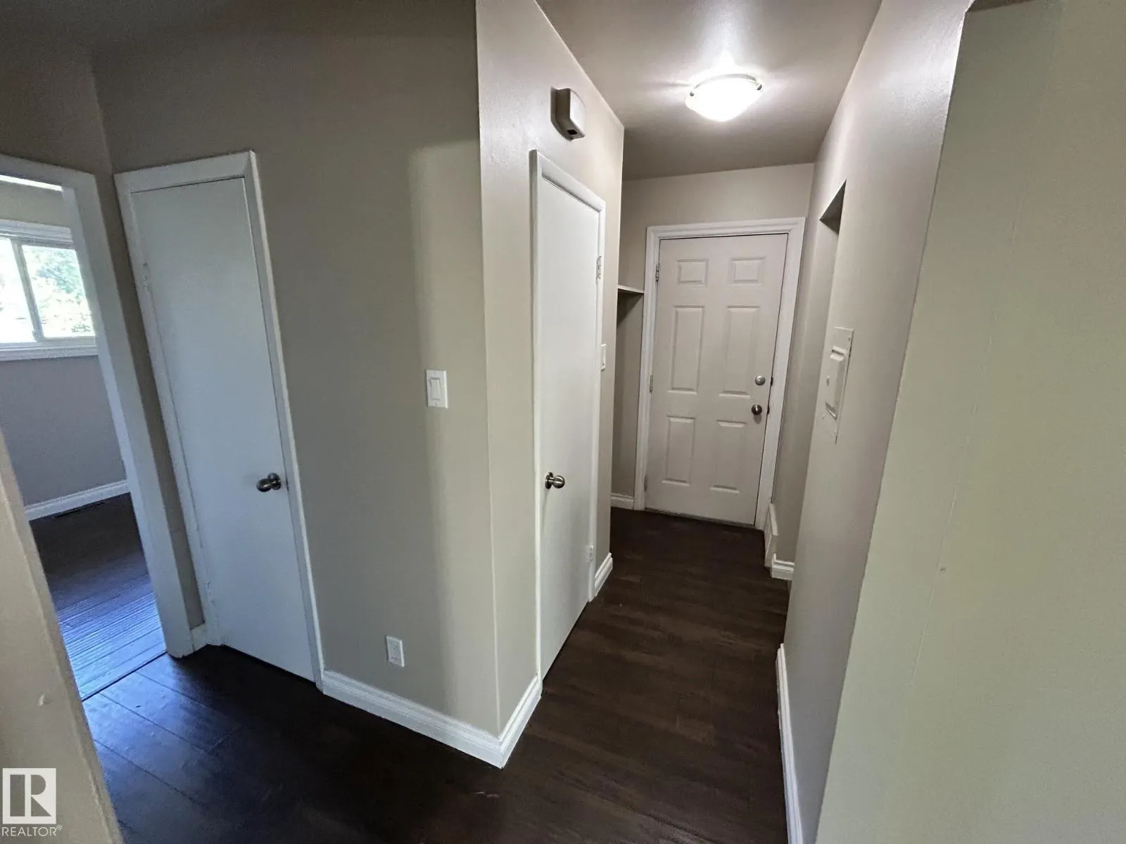 11812 45 ST NW