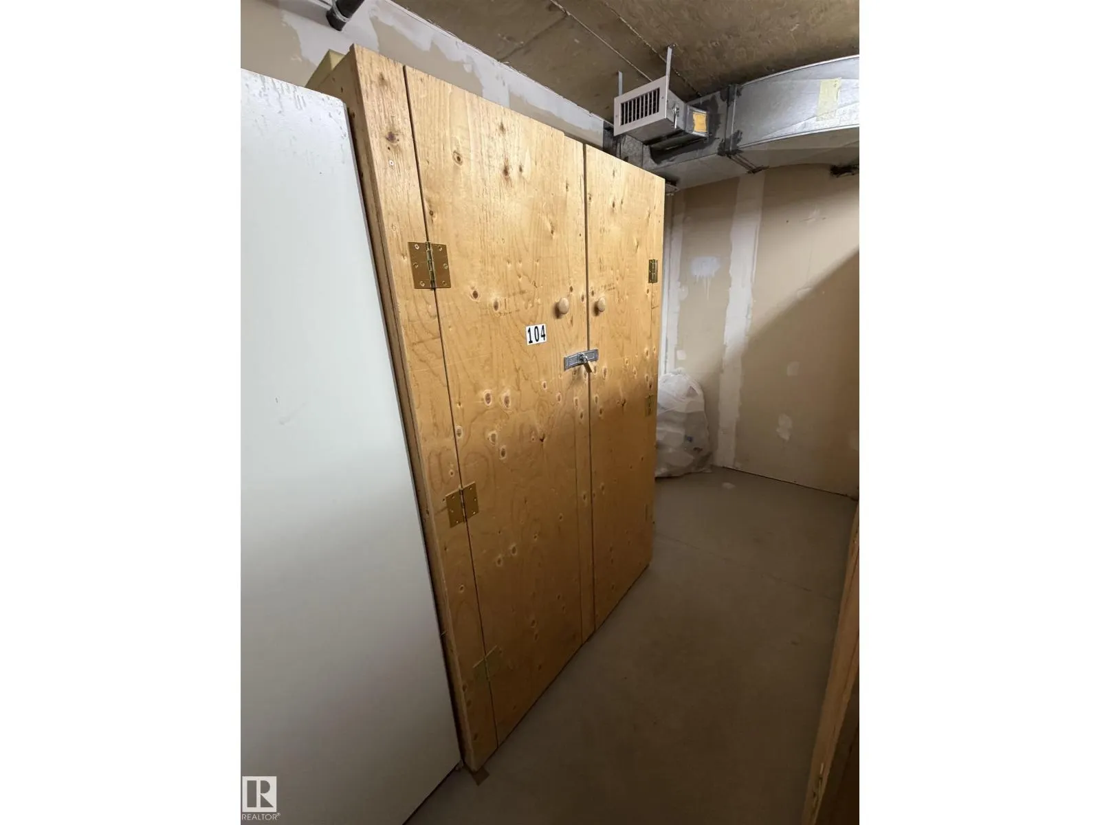 #104 5102 49 AV