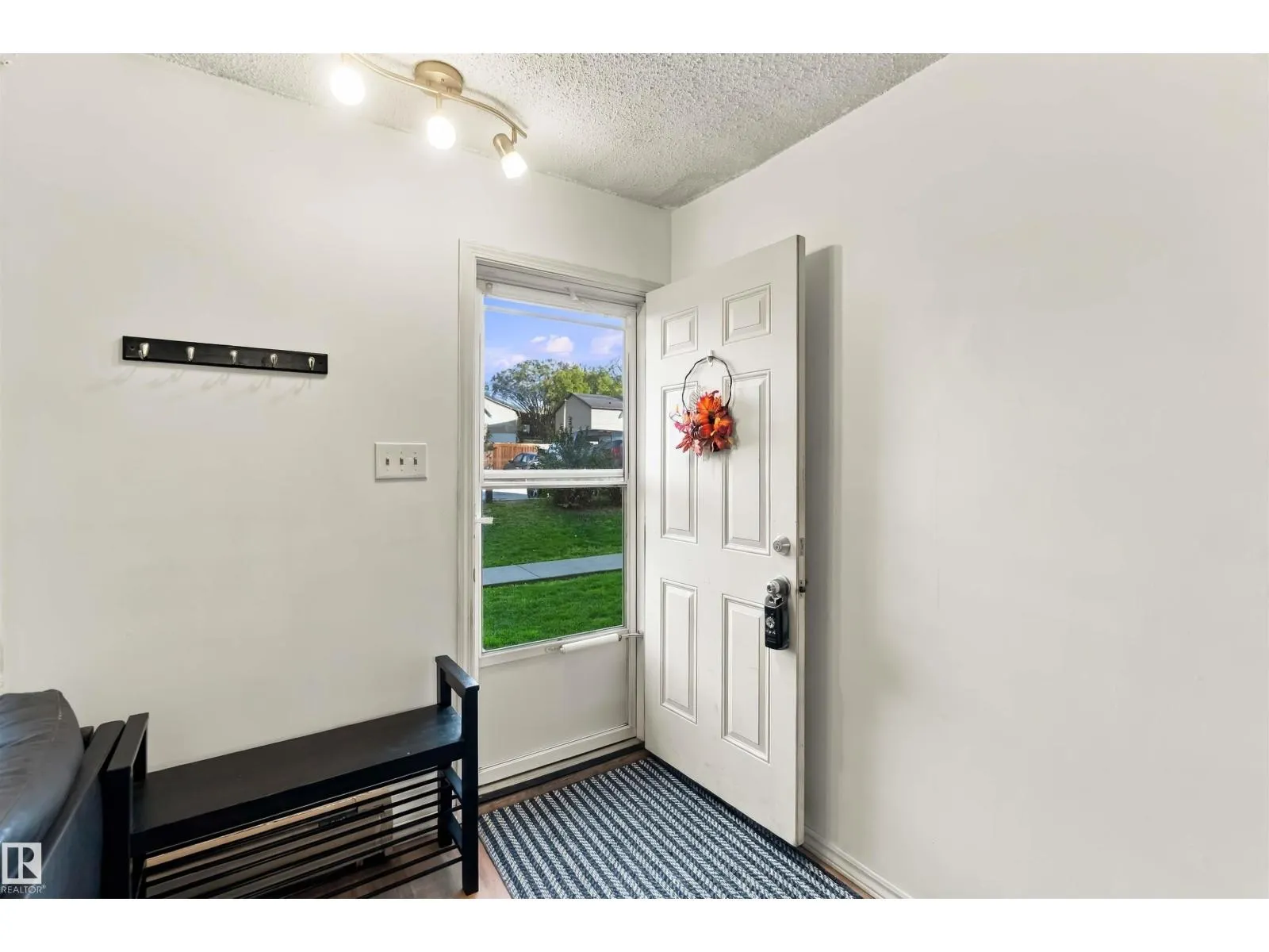 #48 13590 38 ST NW