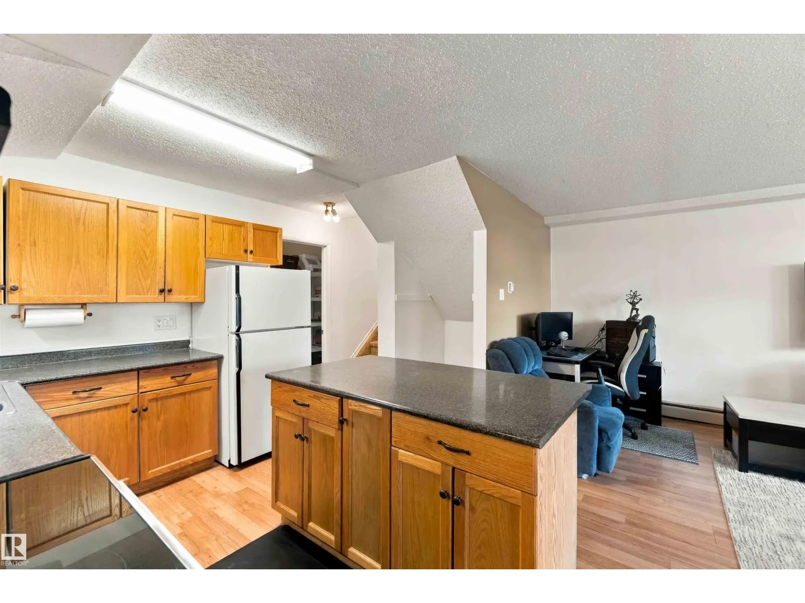#48 13590 38 ST NW