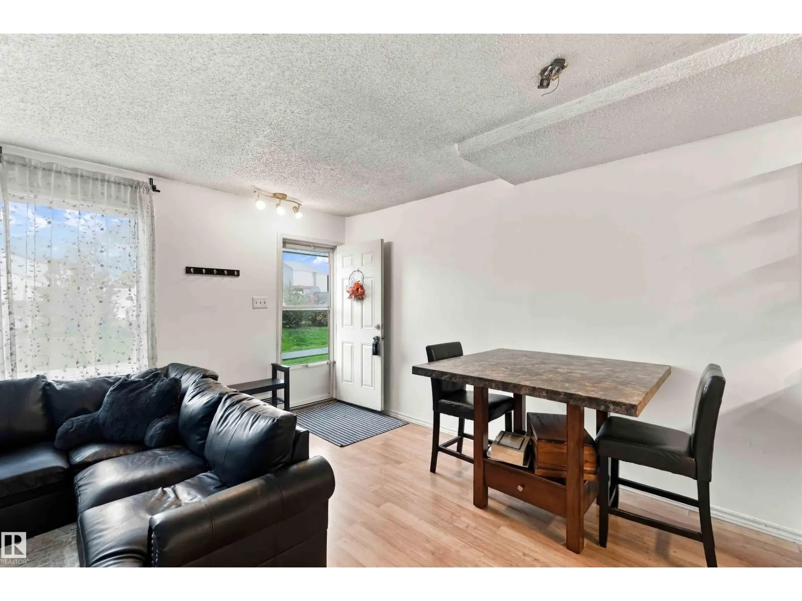 #48 13590 38 ST NW