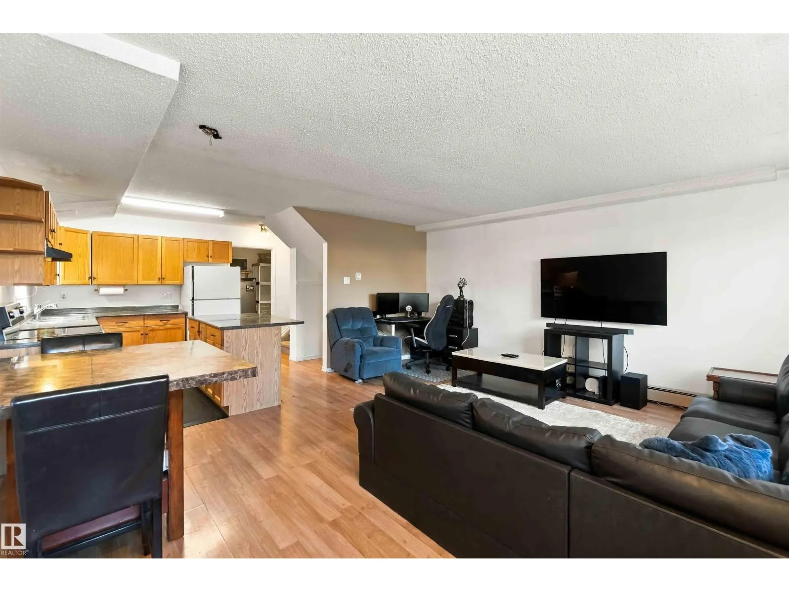 #48 13590 38 ST NW