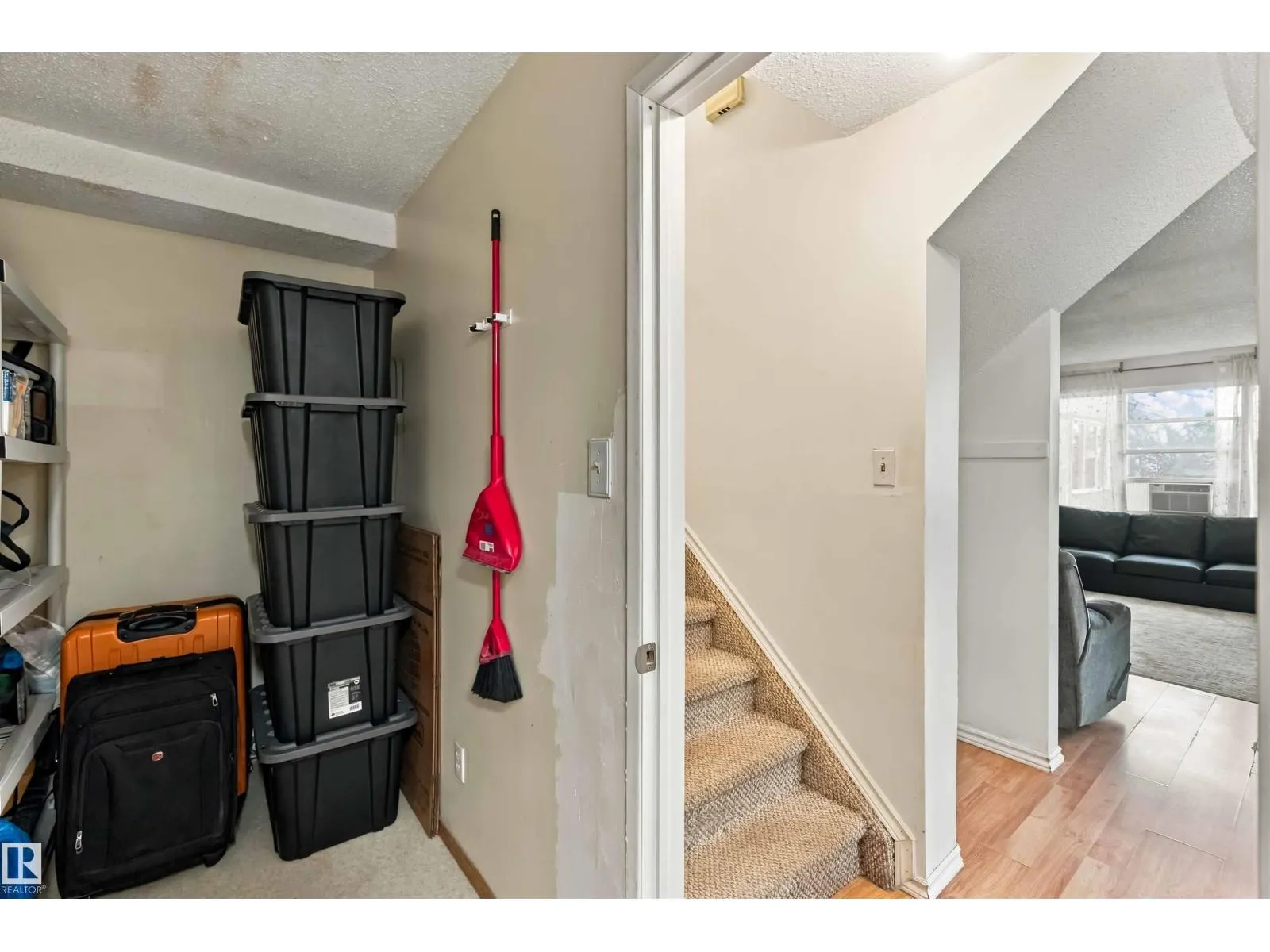 #48 13590 38 ST NW