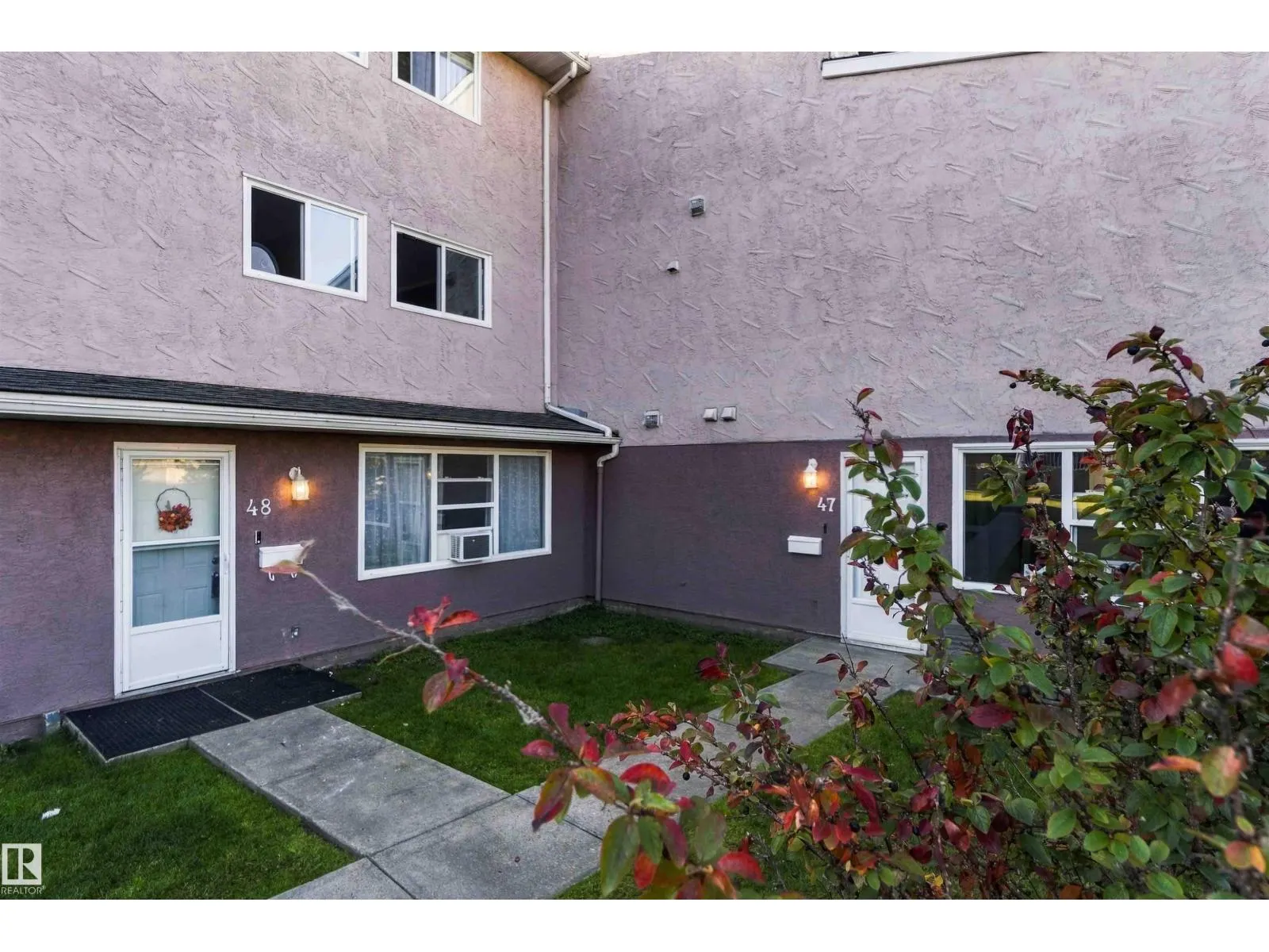 #48 13590 38 ST NW