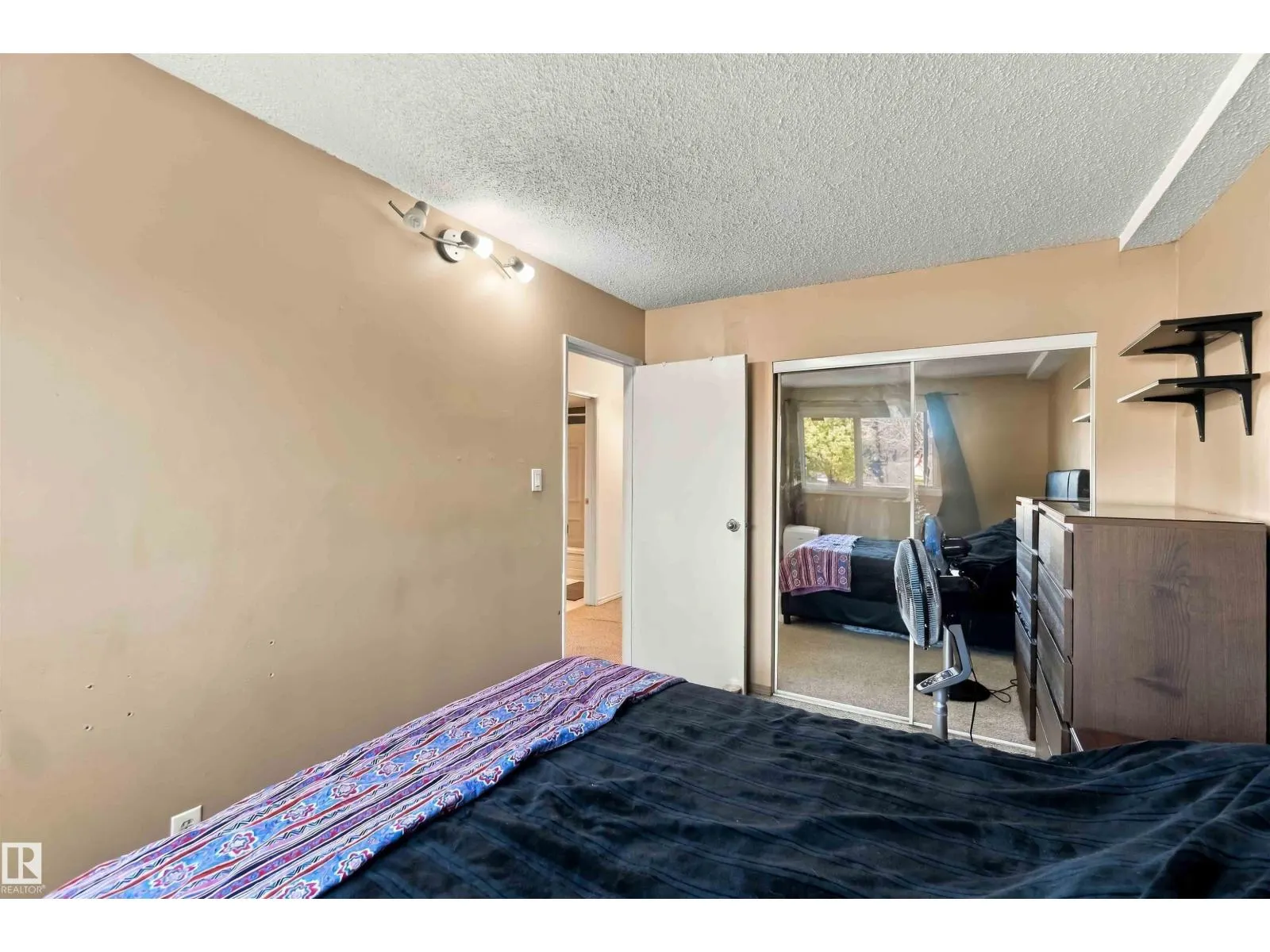 #48 13590 38 ST NW
