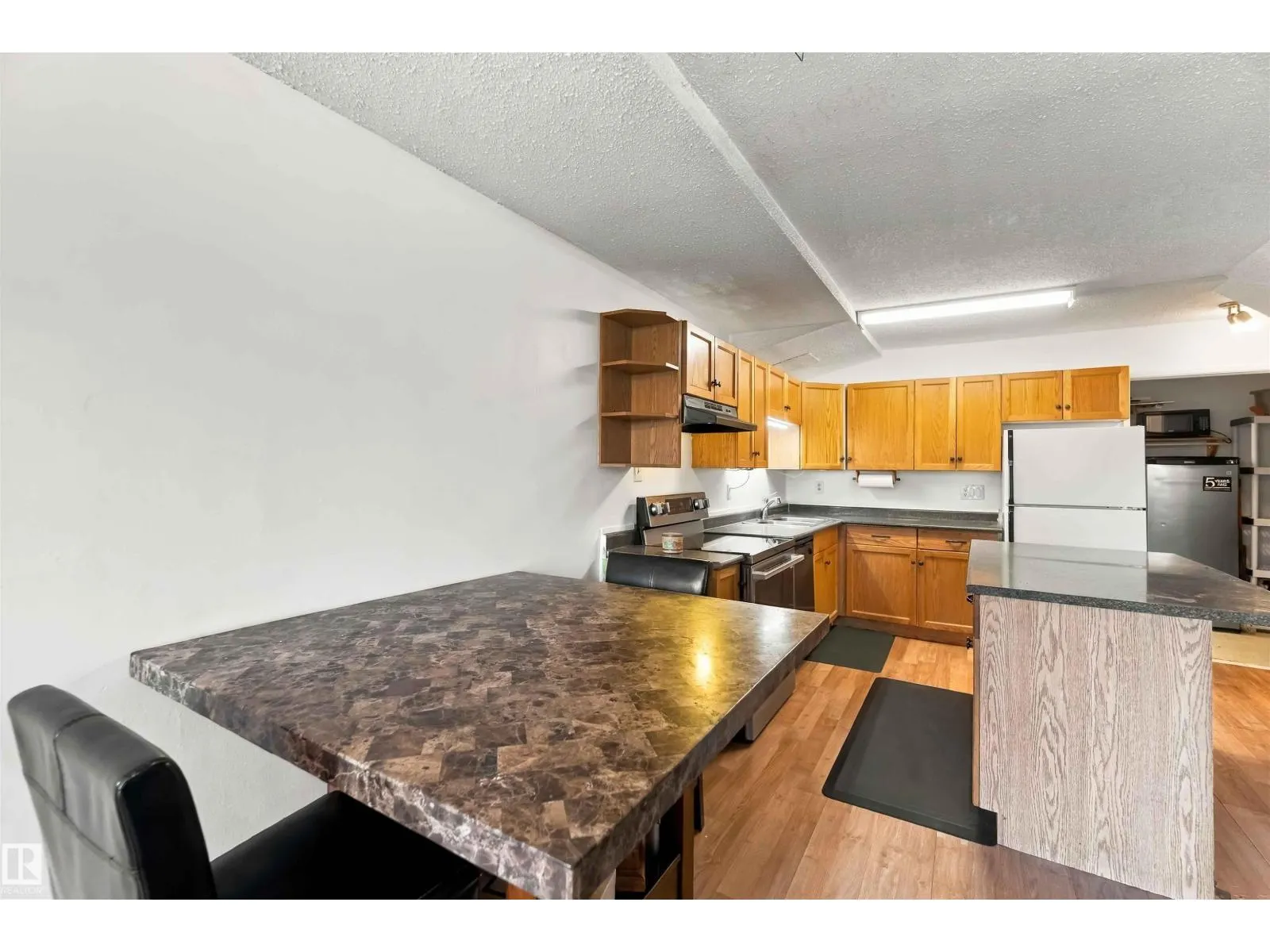 #48 13590 38 ST NW