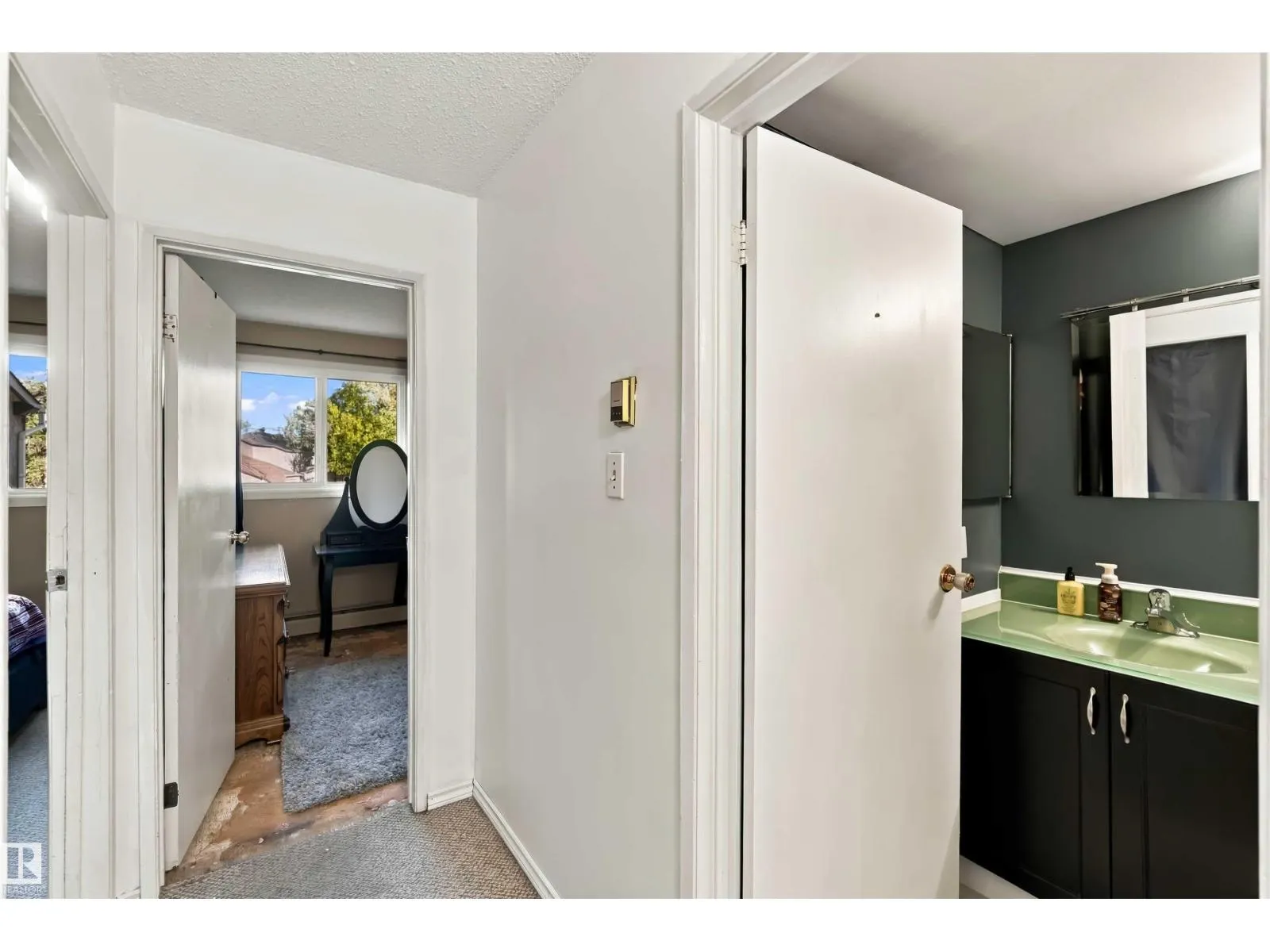 #48 13590 38 ST NW