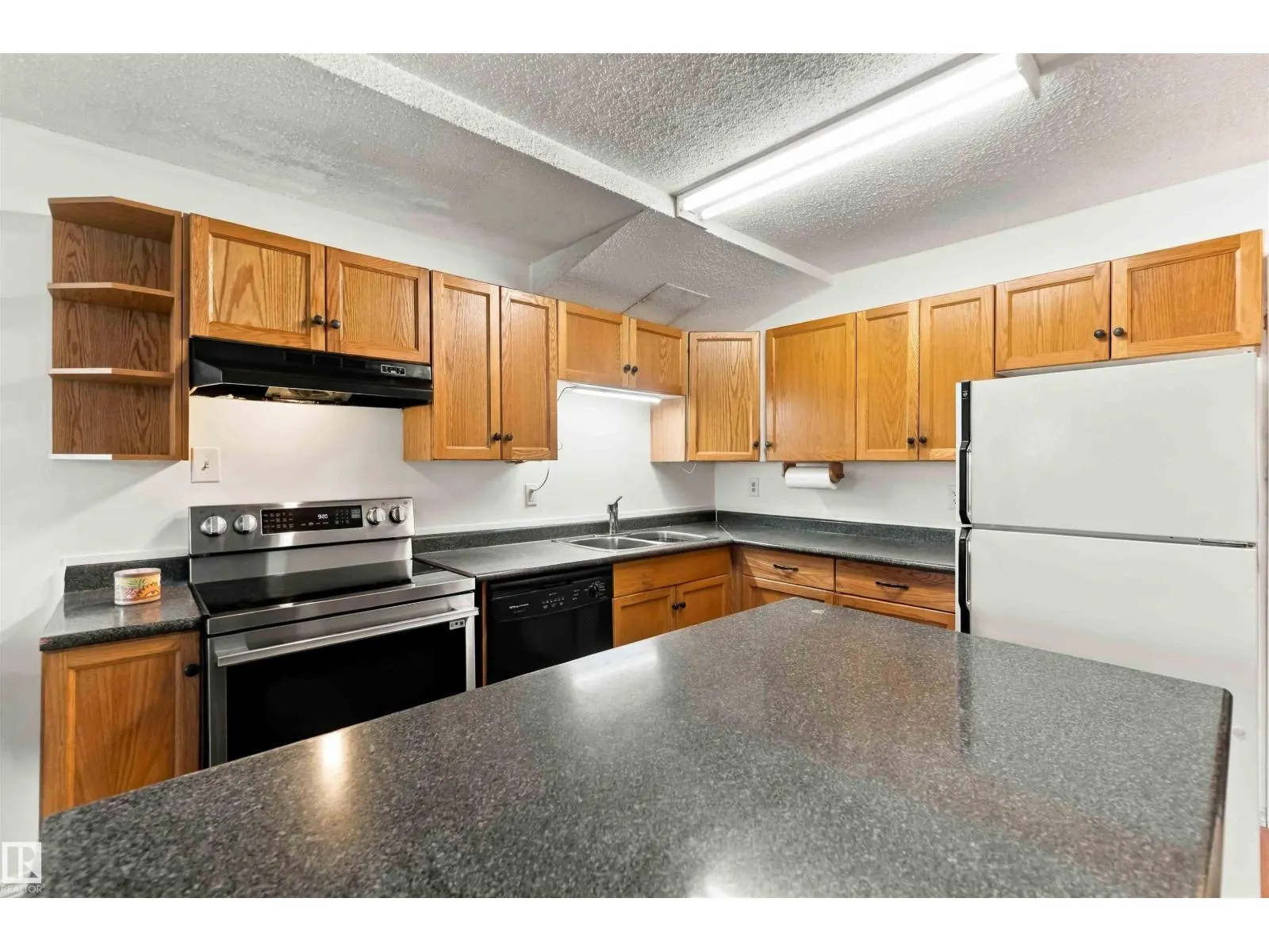#48 13590 38 ST NW