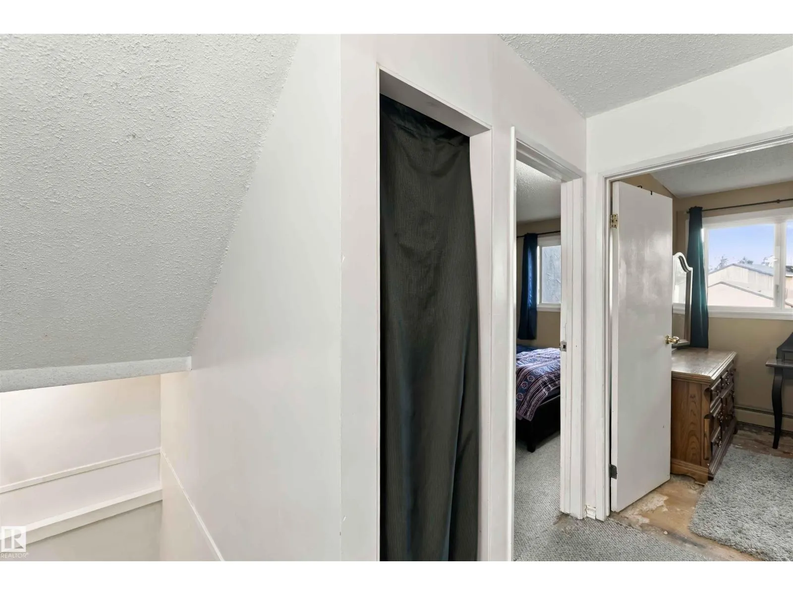 #48 13590 38 ST NW