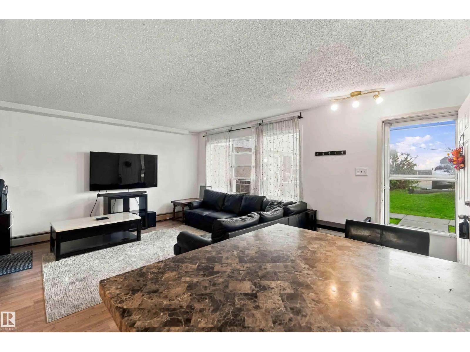 #48 13590 38 ST NW