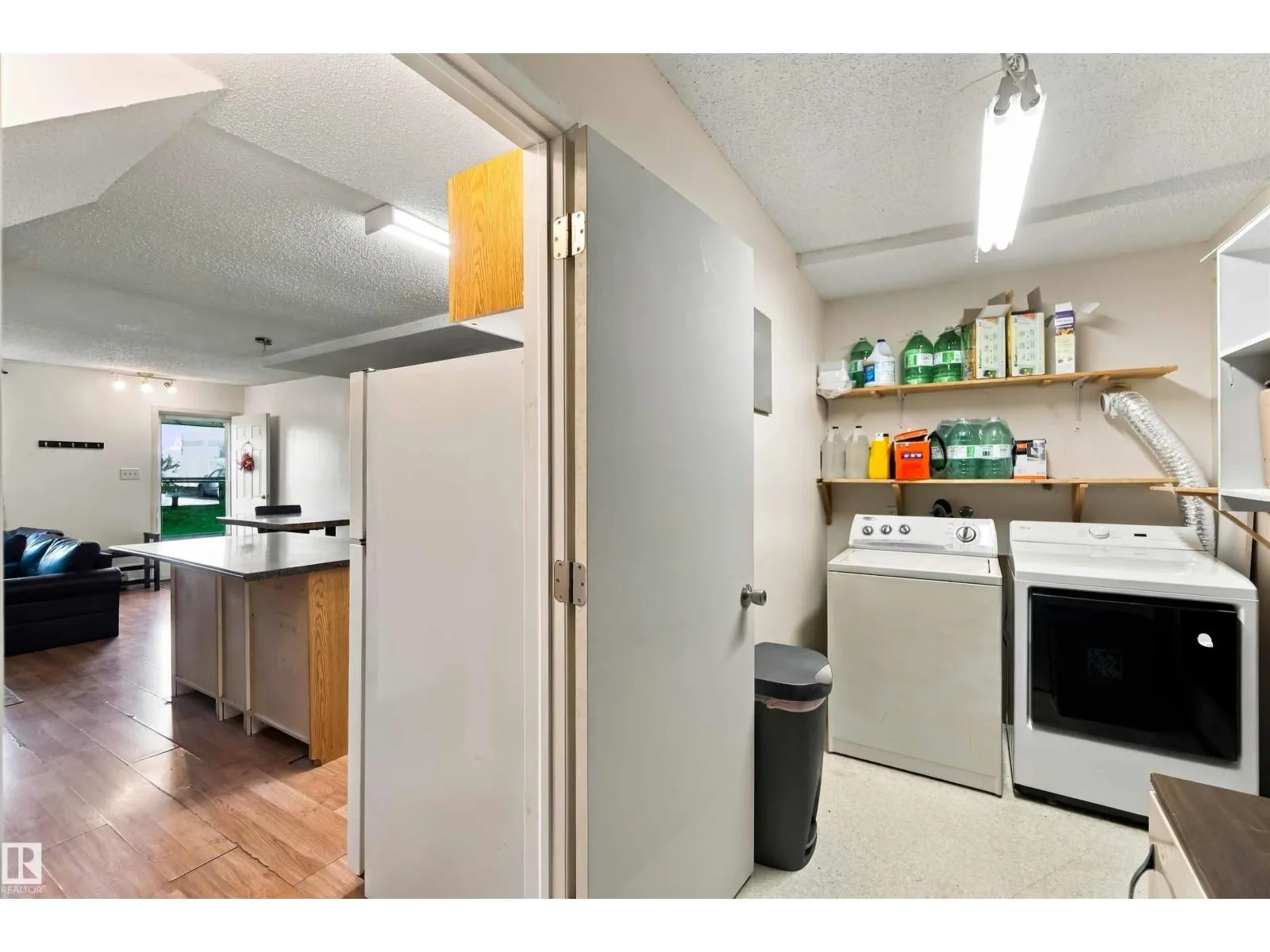 #48 13590 38 ST NW