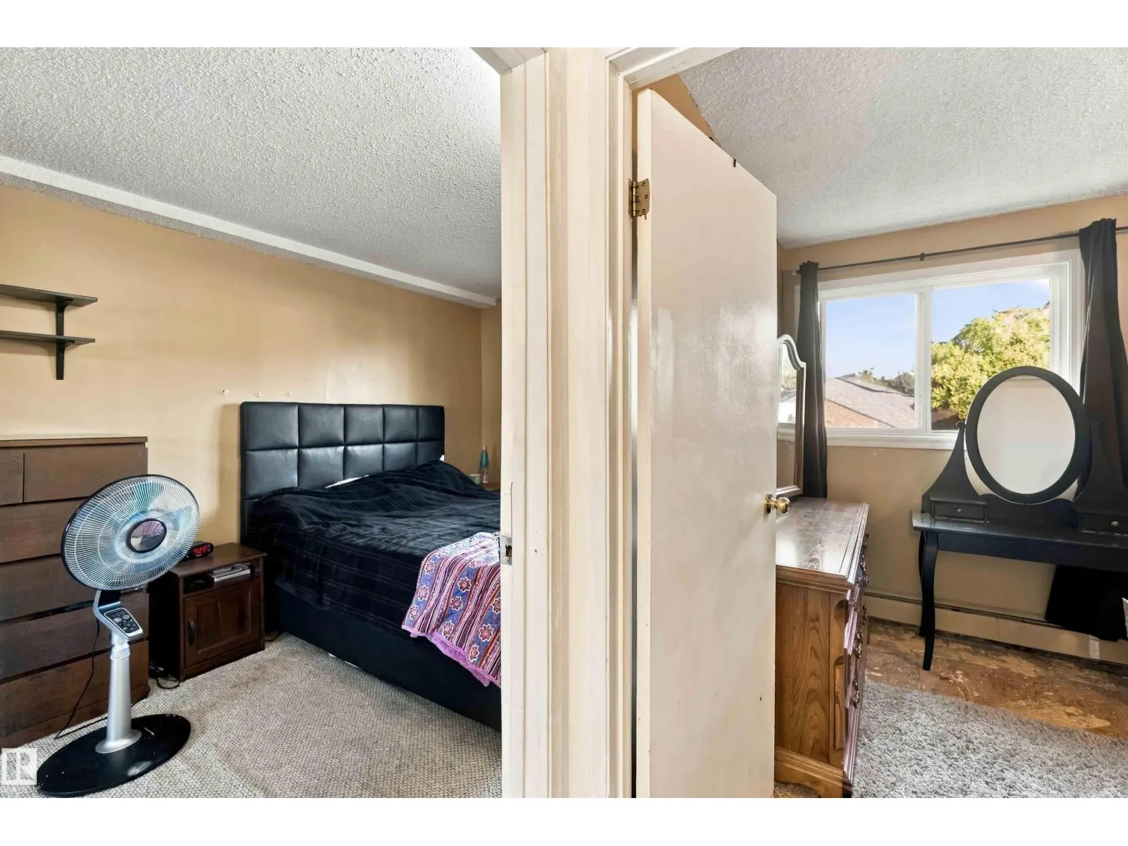 #48 13590 38 ST NW