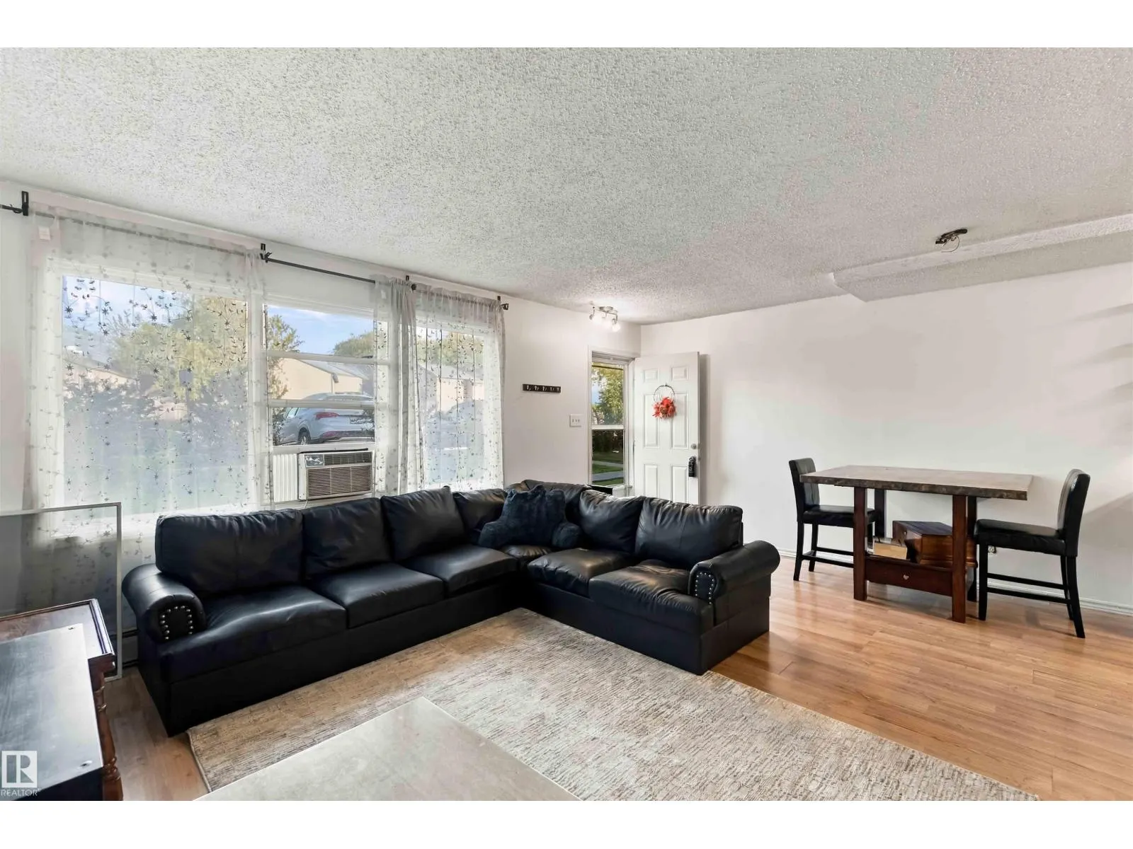 #48 13590 38 ST NW