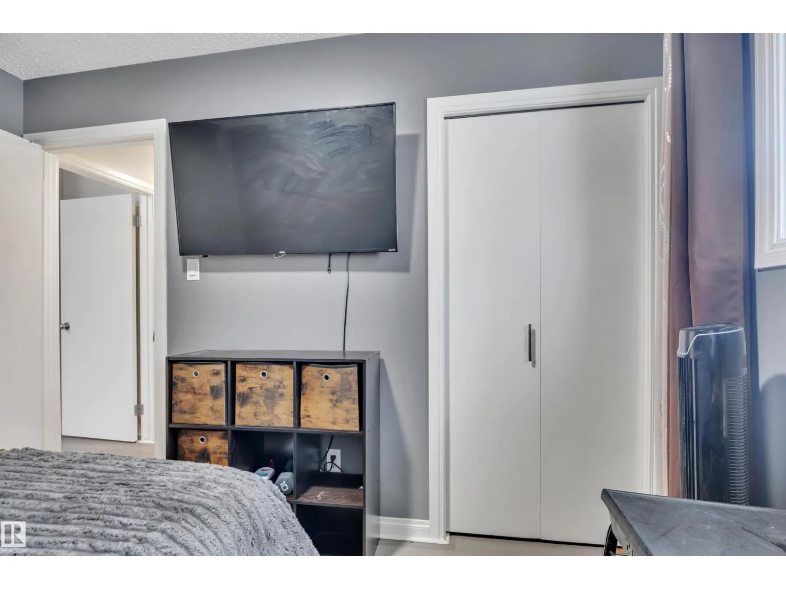 42 CAMELOT AV