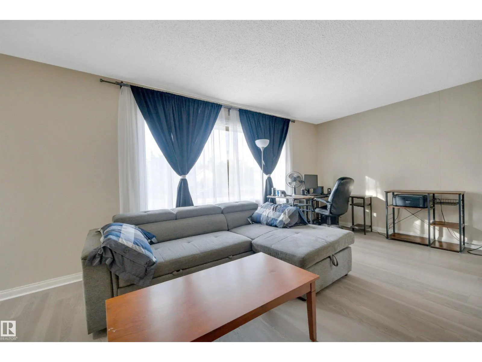 42 CAMELOT AV
