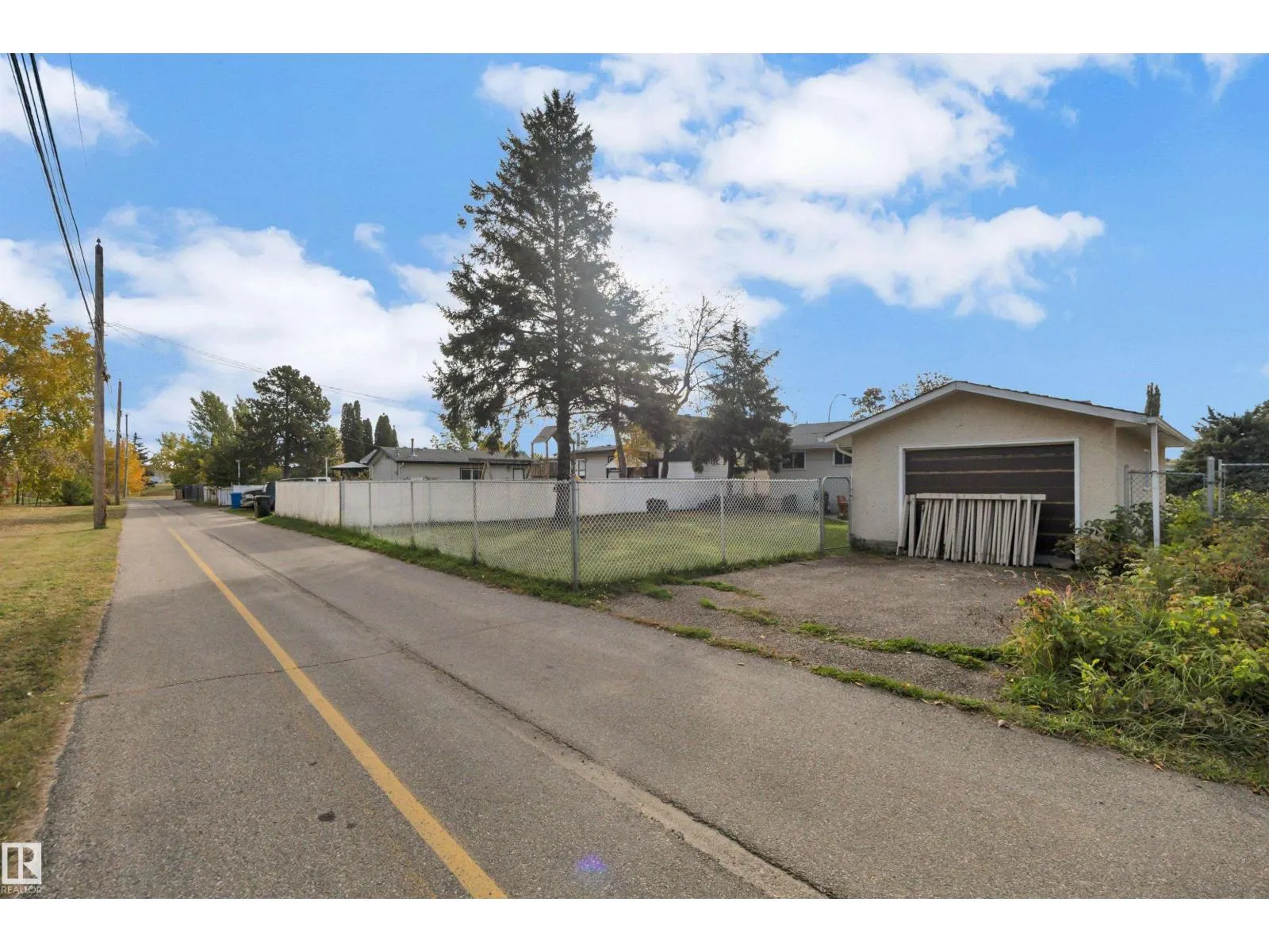 42 CAMELOT AV