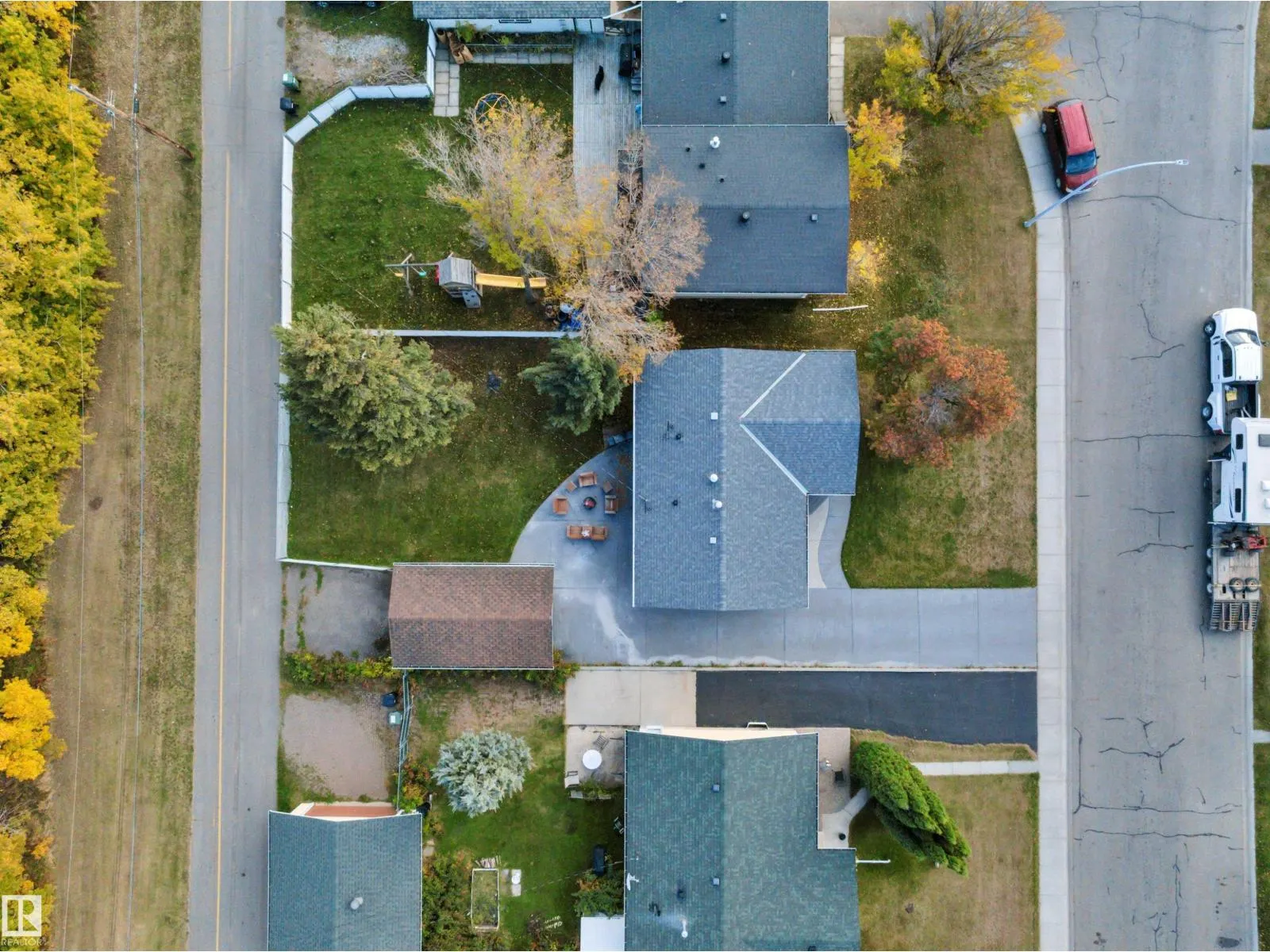 42 CAMELOT AV
