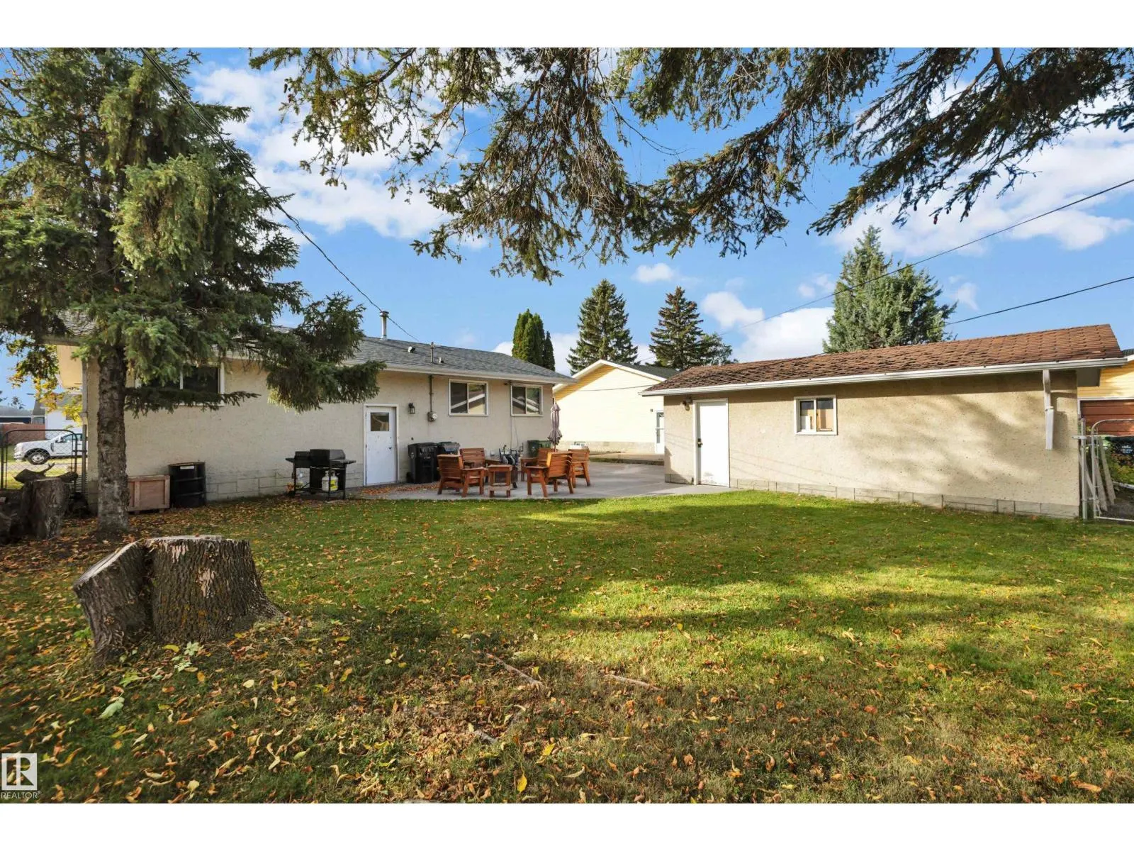 42 CAMELOT AV