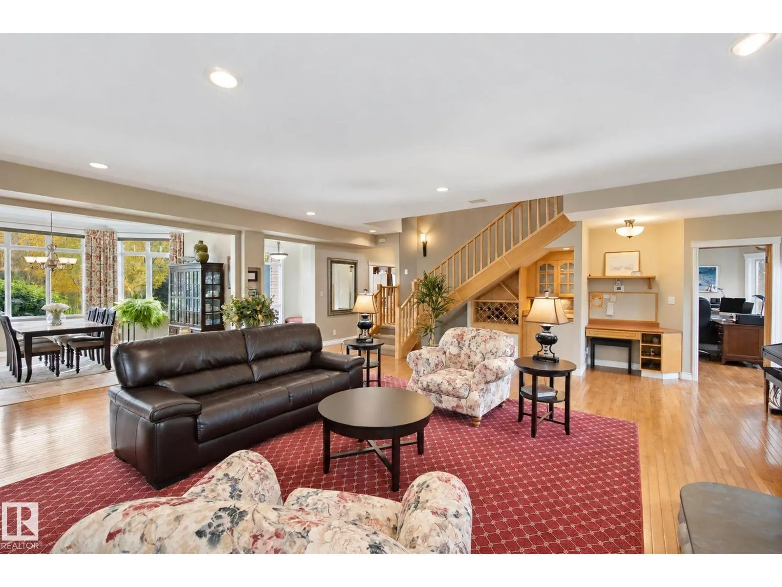 6 ROSENTHAL WY