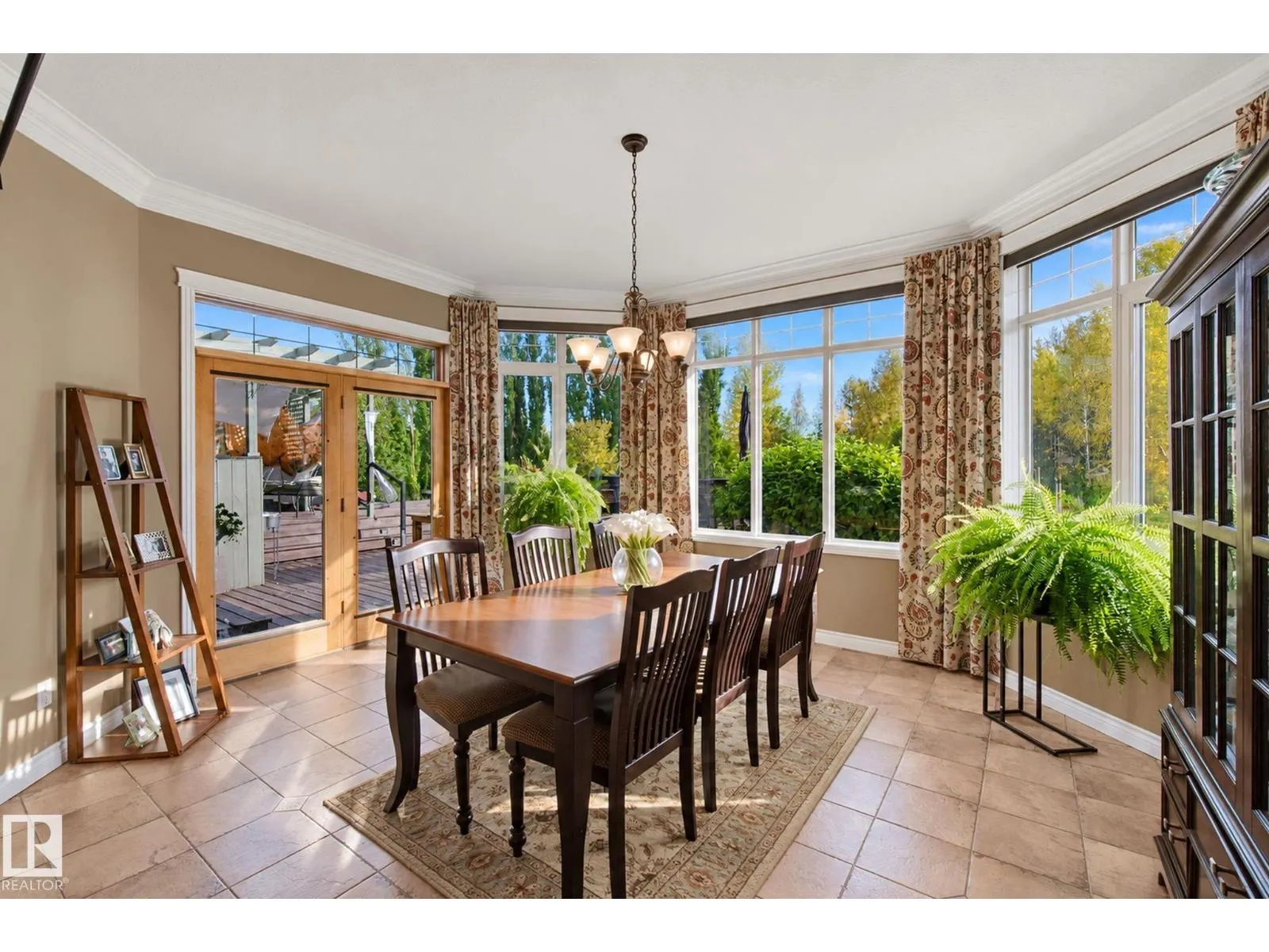 6 ROSENTHAL WY