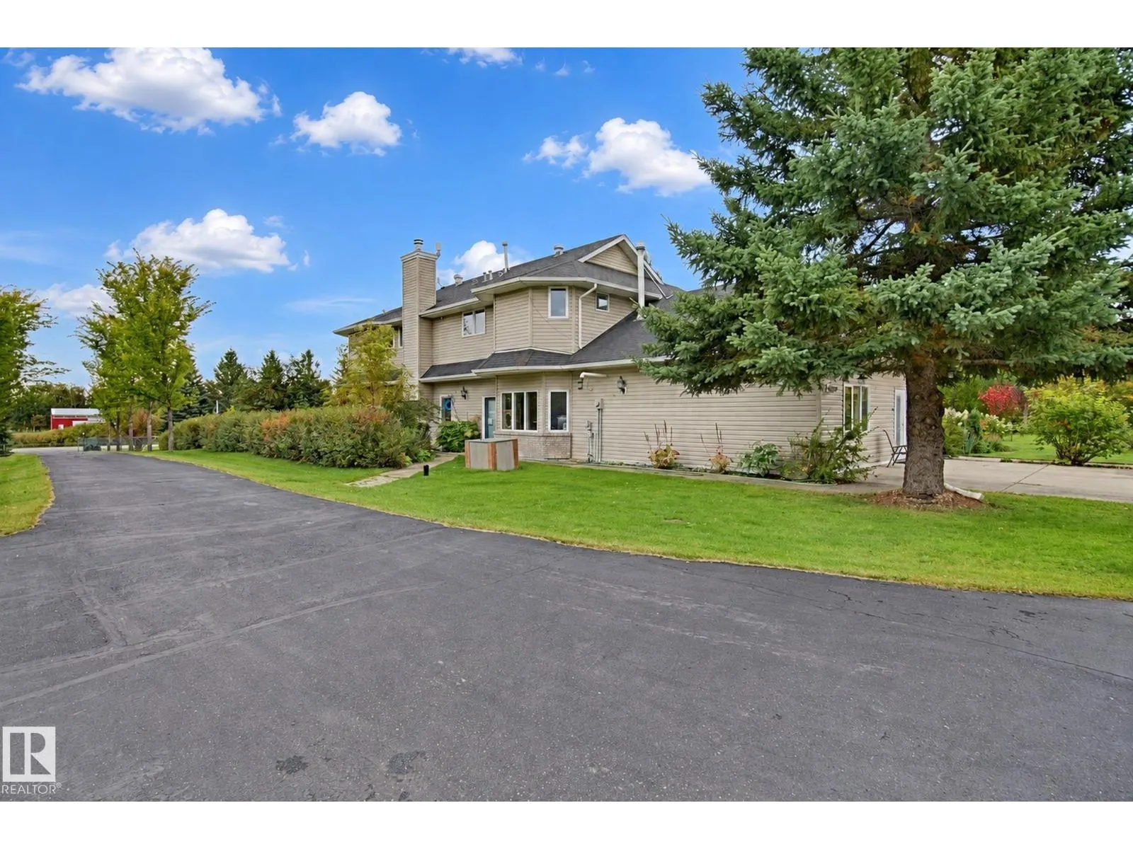 6 ROSENTHAL WY