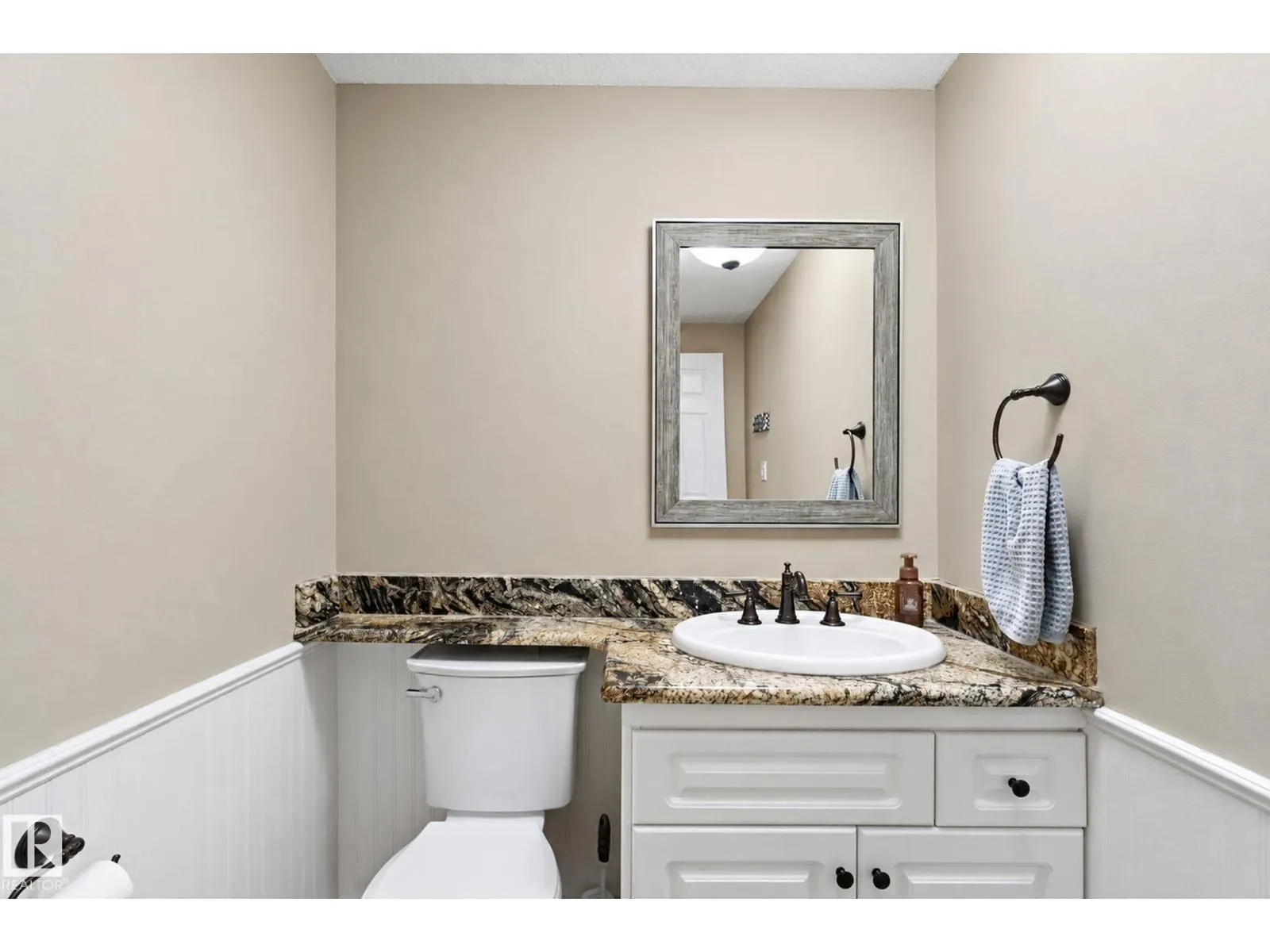 6 ROSENTHAL WY